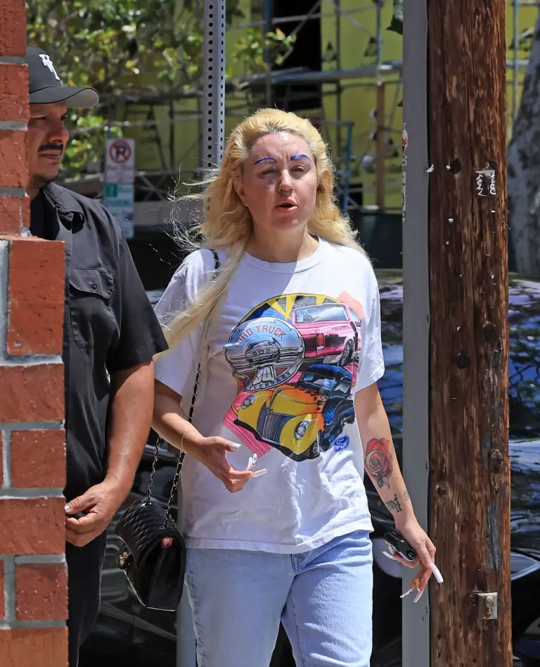 Amanda Bynes lộ diện với ngoại hình khó nhận ra. Ảnh: Page Six