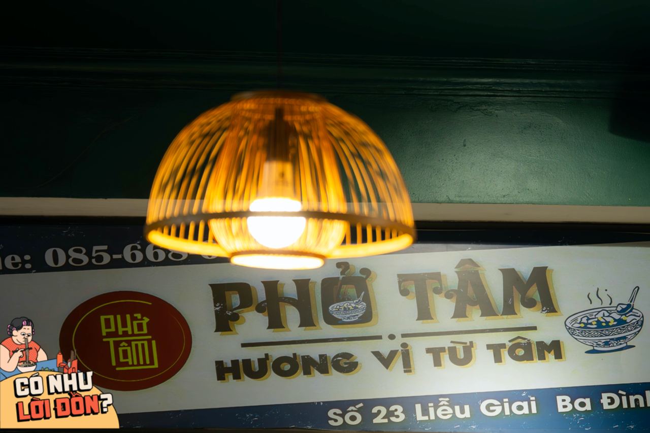 Không gian bên trong của phở Tâm