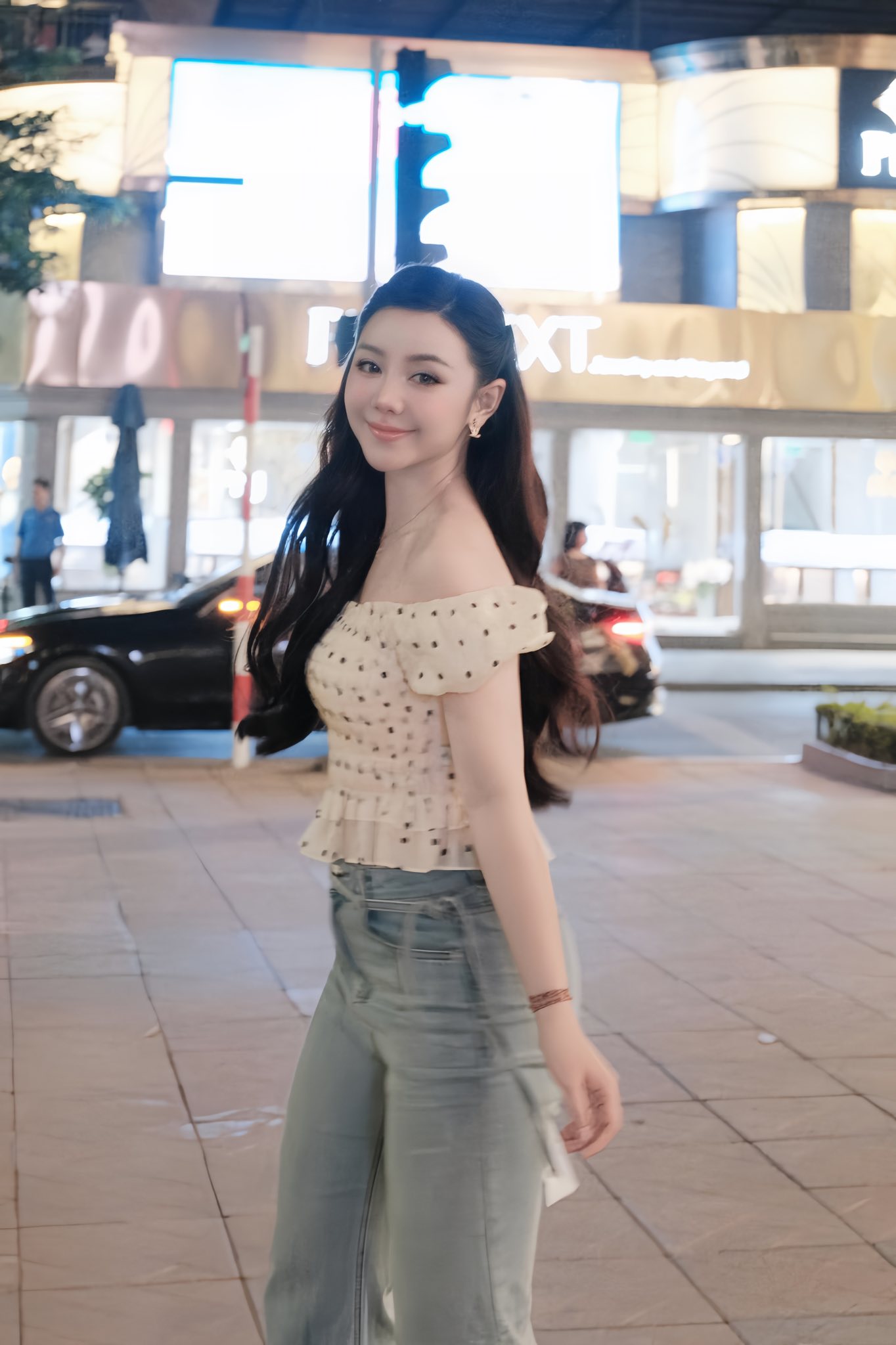 “Quỳnh kool váy ren” leo lên hot search, cả TikTok vào cuộc