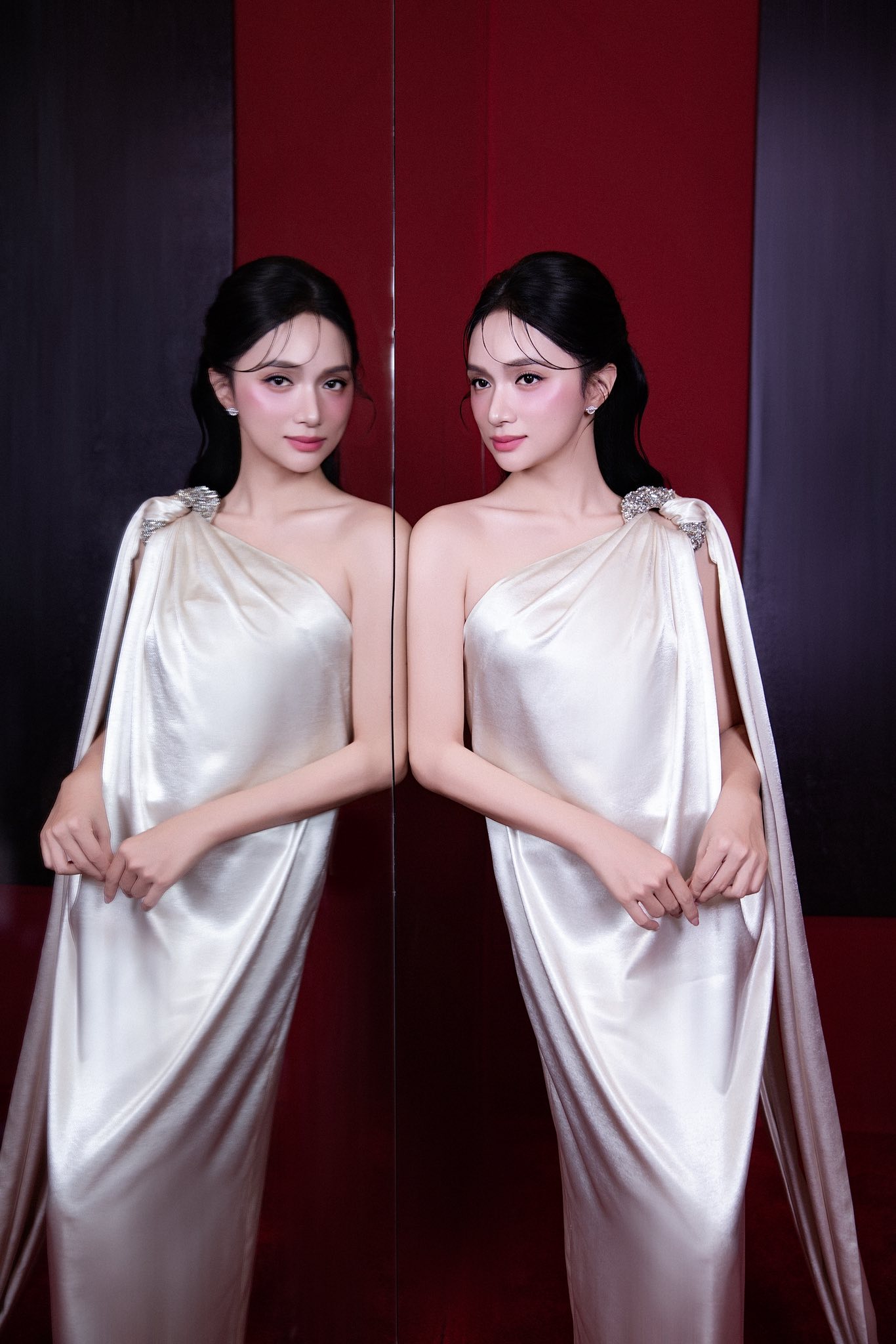 Nhan sắc của nàng hậu cũng thăng hạng, trở nên cuốn hút hơn