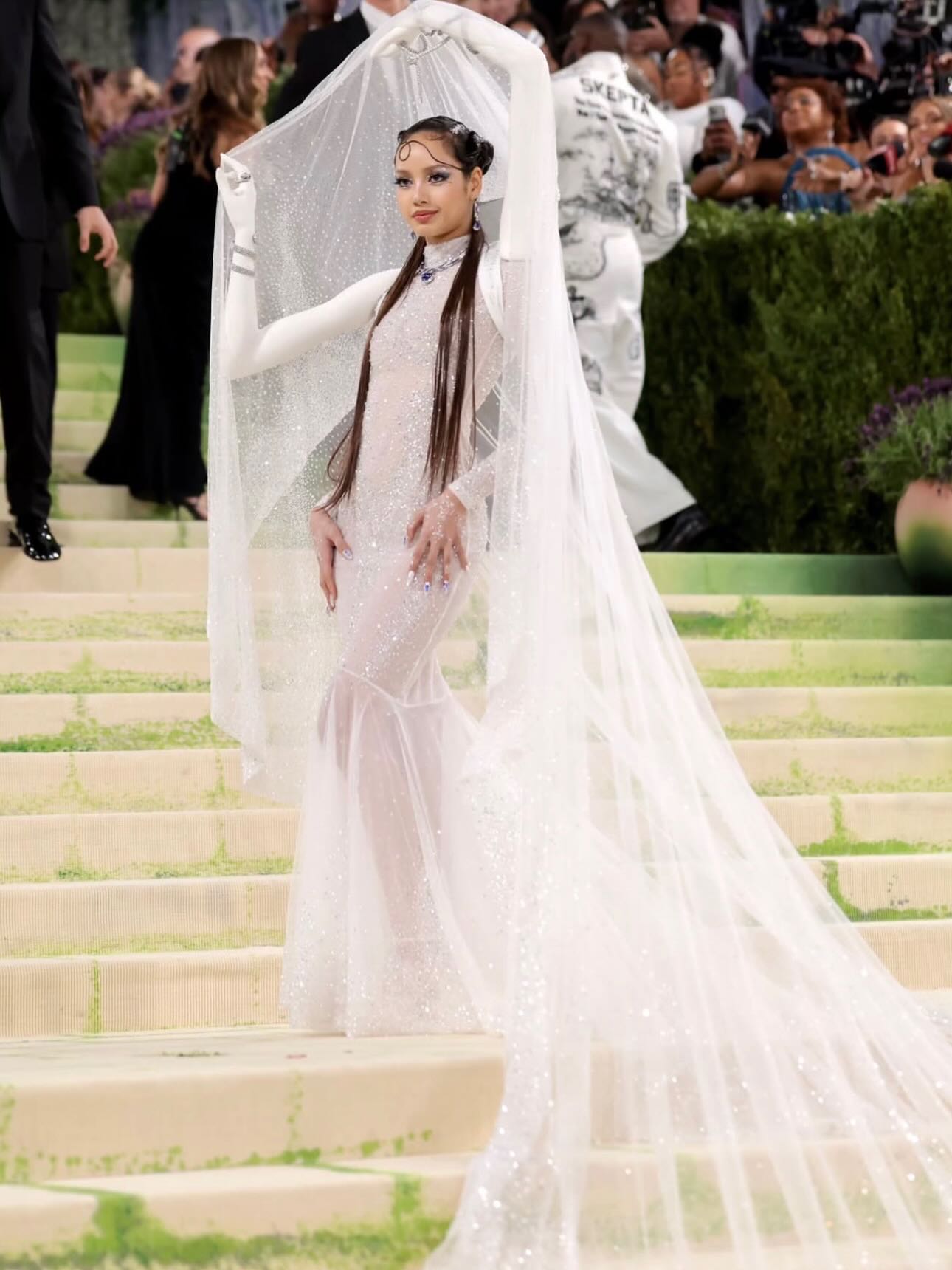 Lisa tạo dấu ấn với trang phục từ Robert Wun tại Met Gala 2026 với vai trò Host Committee. (Ảnh: Instagram)