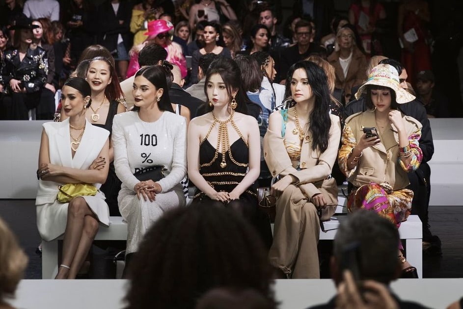Cư dân mạng đánh giá cao thần thái sang chảnh phù hợp không khí show diễn của Hương Giang