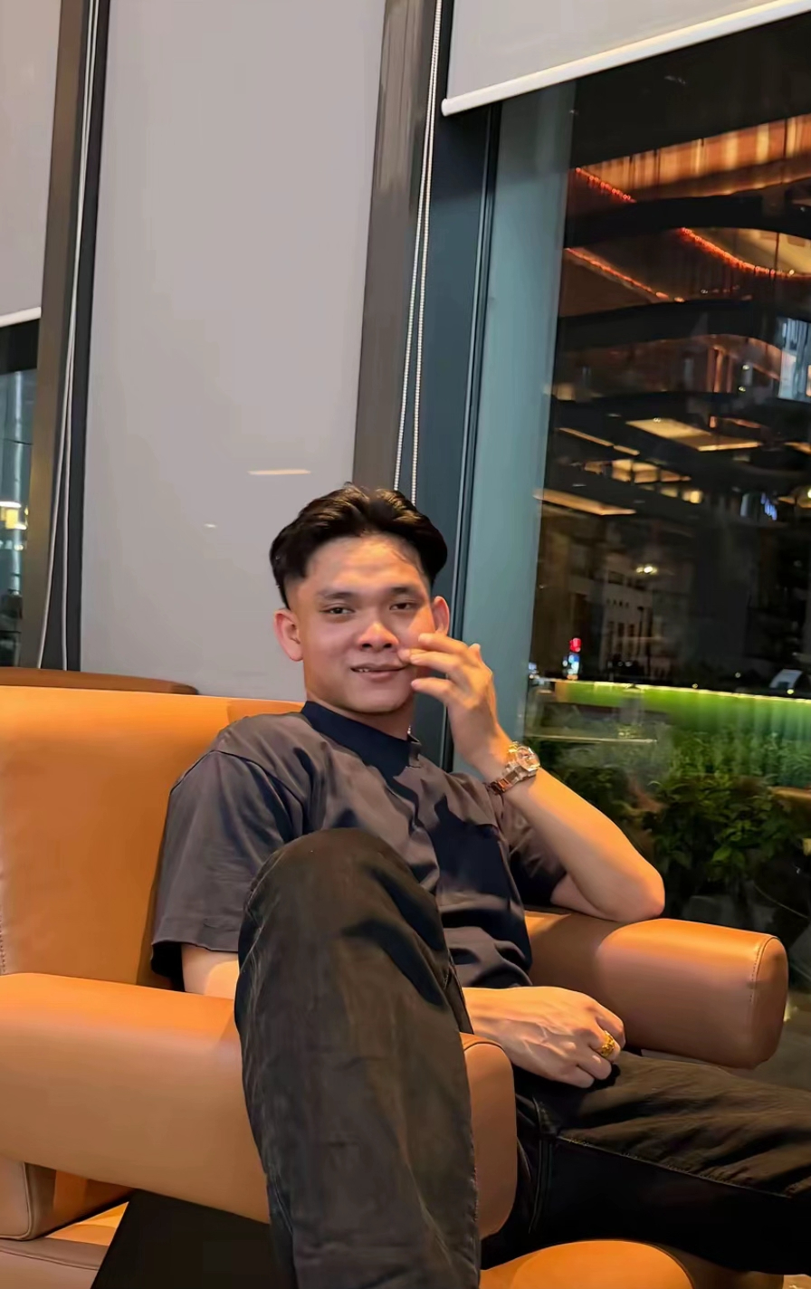 Một khoảnh khắc khác của chú rể Campuchia do người thân đăng tải (Ảnh: TTNV)