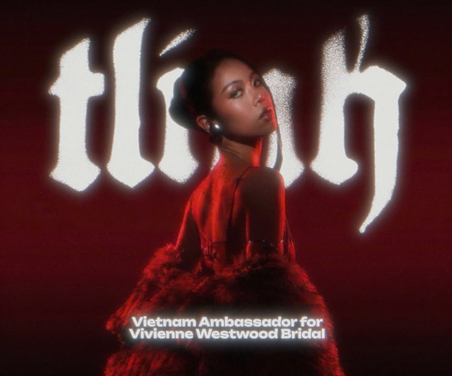 tlinh là người đại diện cho váy cưới cô dâu Vivienne Westwood Bridal tại Việt Nam. 