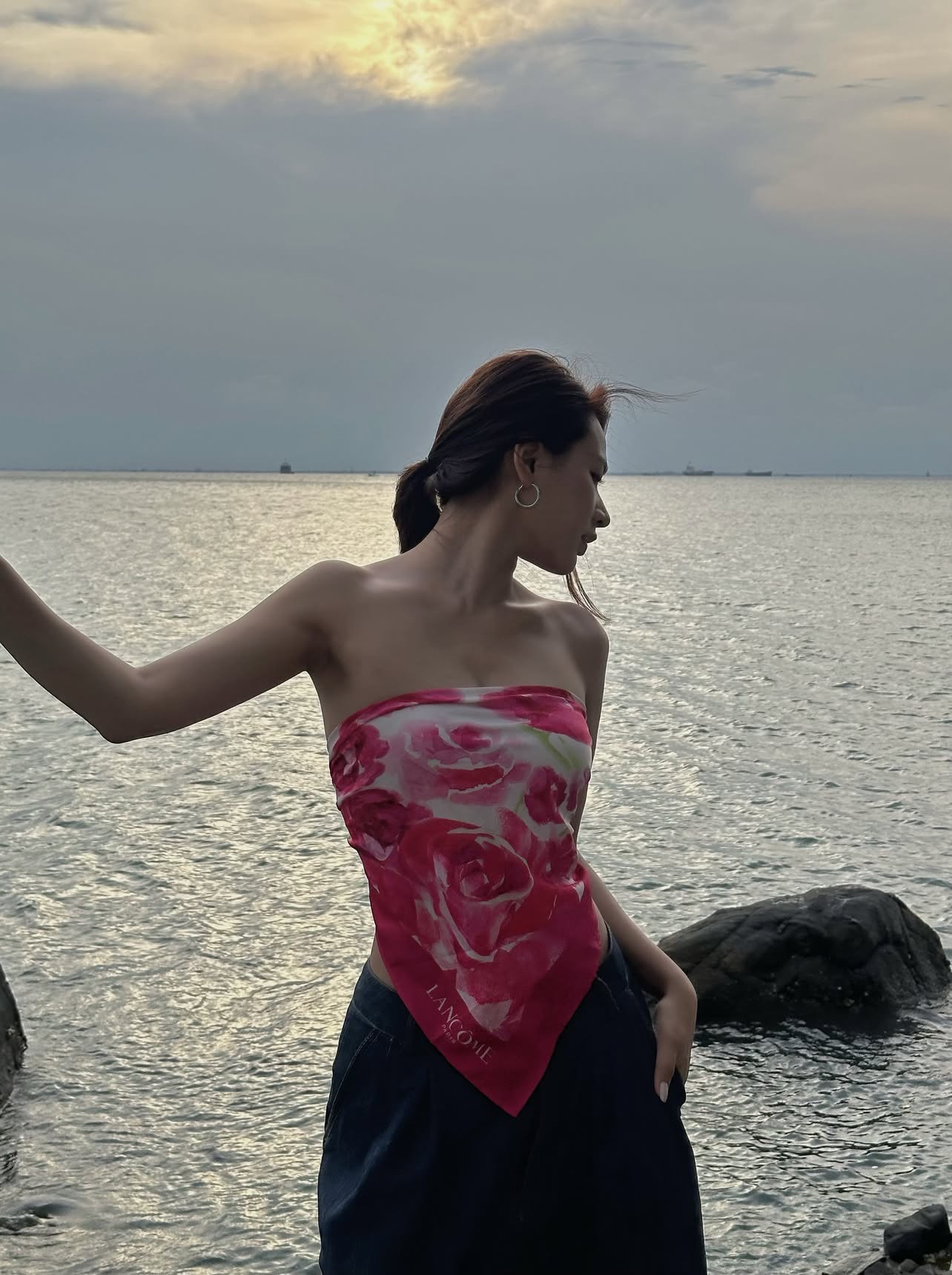 Baifern Việt Nam khoe bóng lưng cực nuột, body sexy trái dấu với nhan sắc 