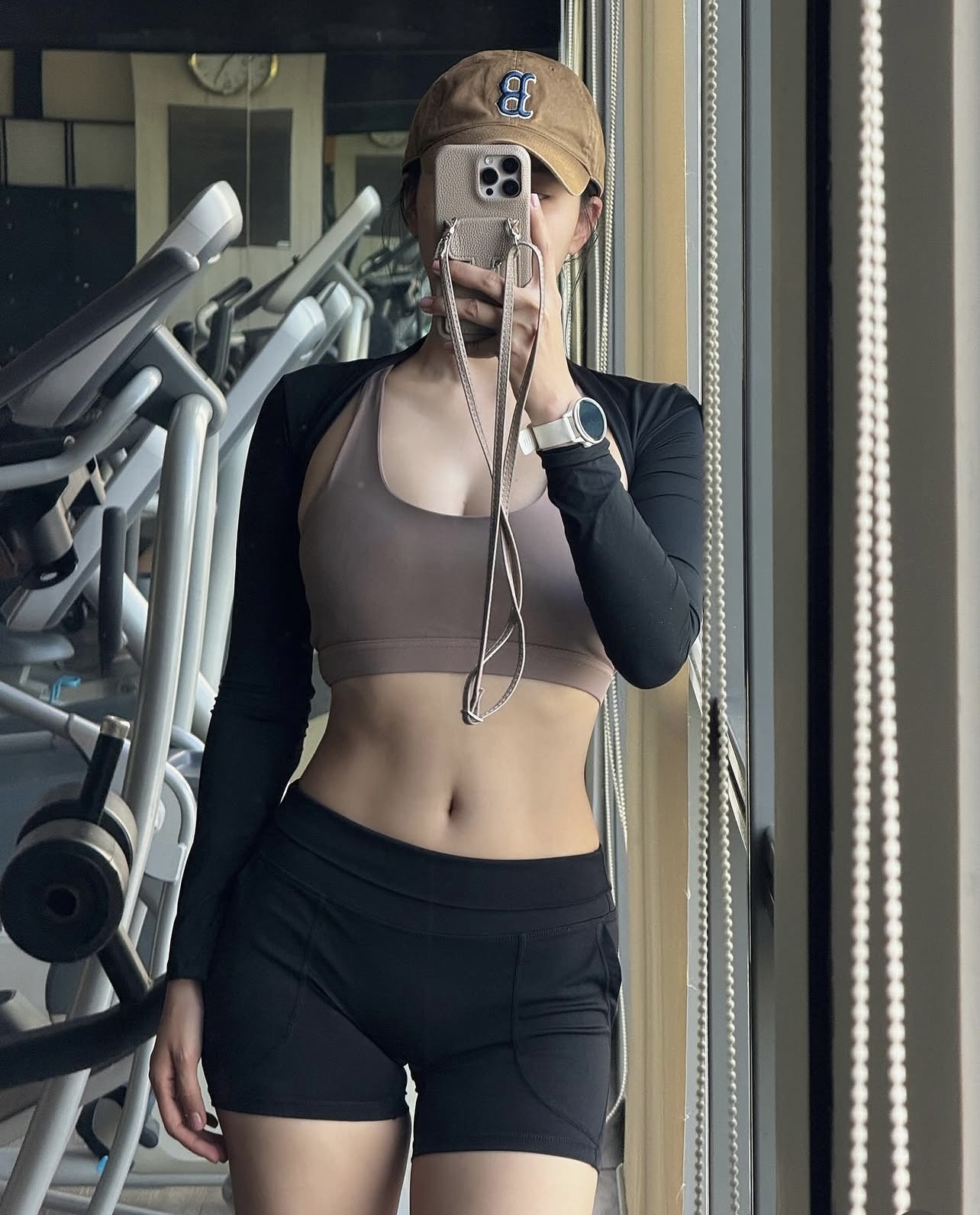 Cô thường chăm chỉ tập gym để duy trì vóc dáng. (Ảnh: Instagram)