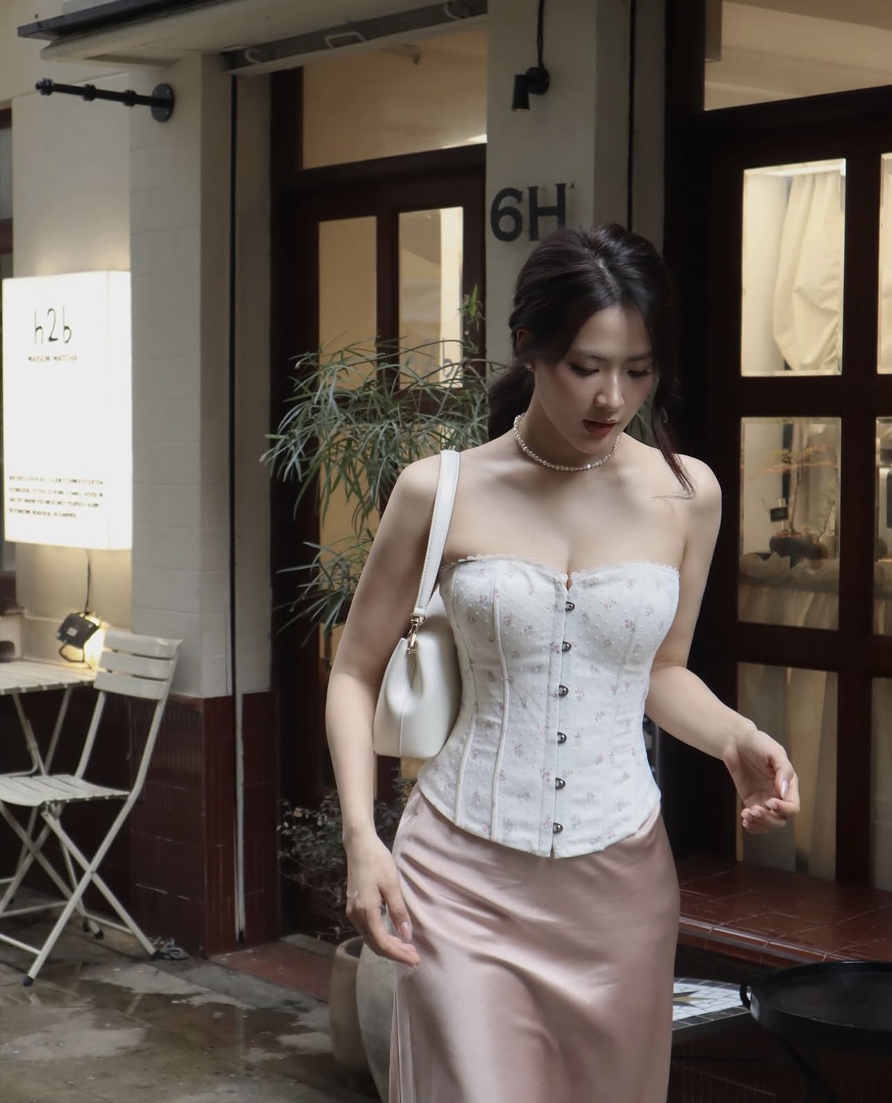 Baifern Việt Nam khoe bóng lưng cực nuột, body sexy trái dấu với nhan sắc 