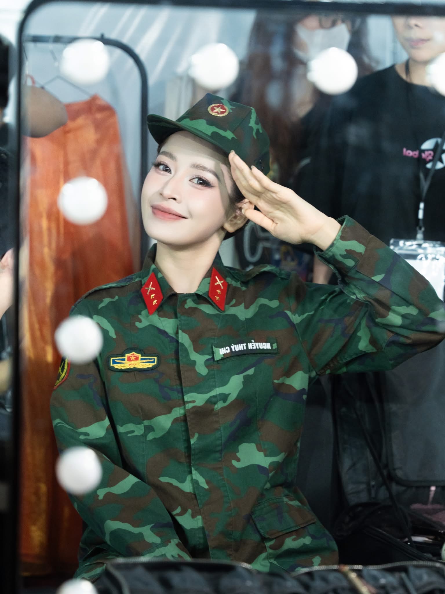 Nhan sắc xinh đẹp, rạng rỡ của Chi Pu trong mọi tạo hình tại concert Sao Nhập Ngũ. (Ảnh: FBNV)