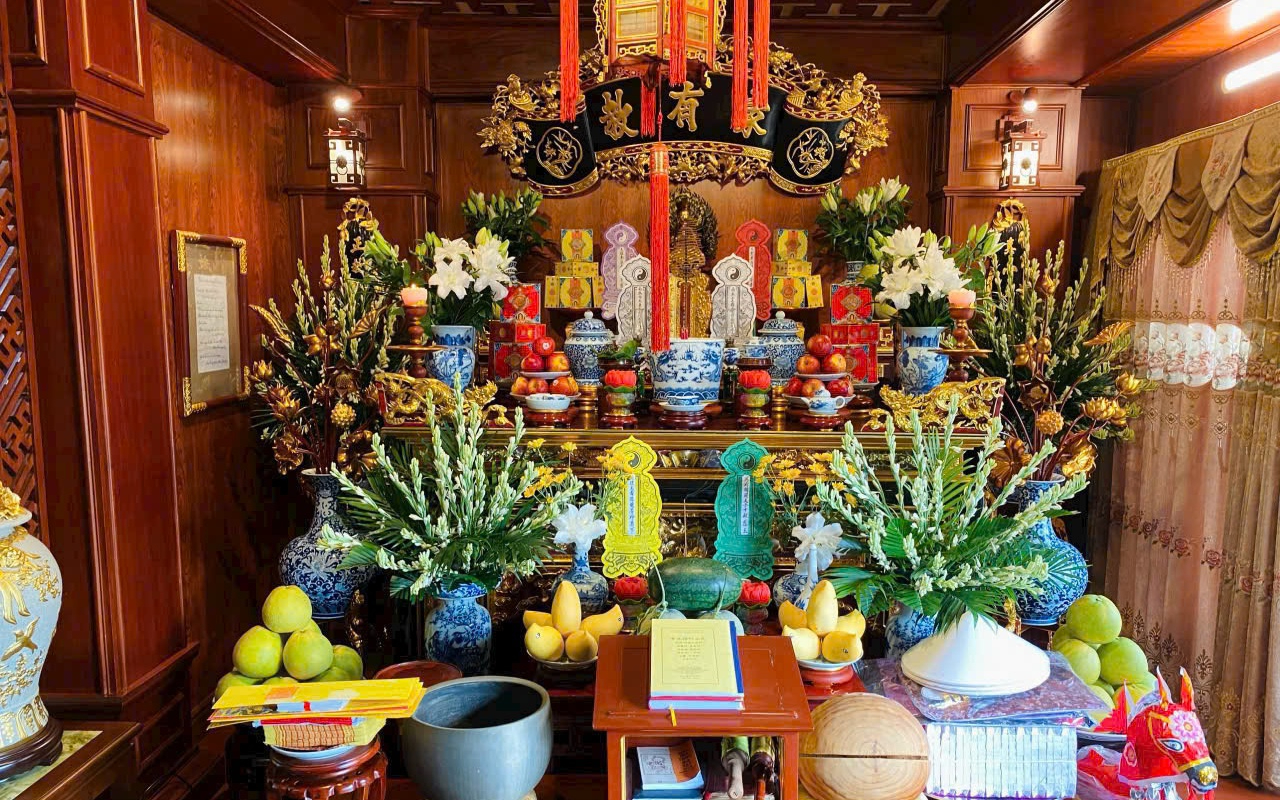 Thời điểm thay nước trên bàn thờ