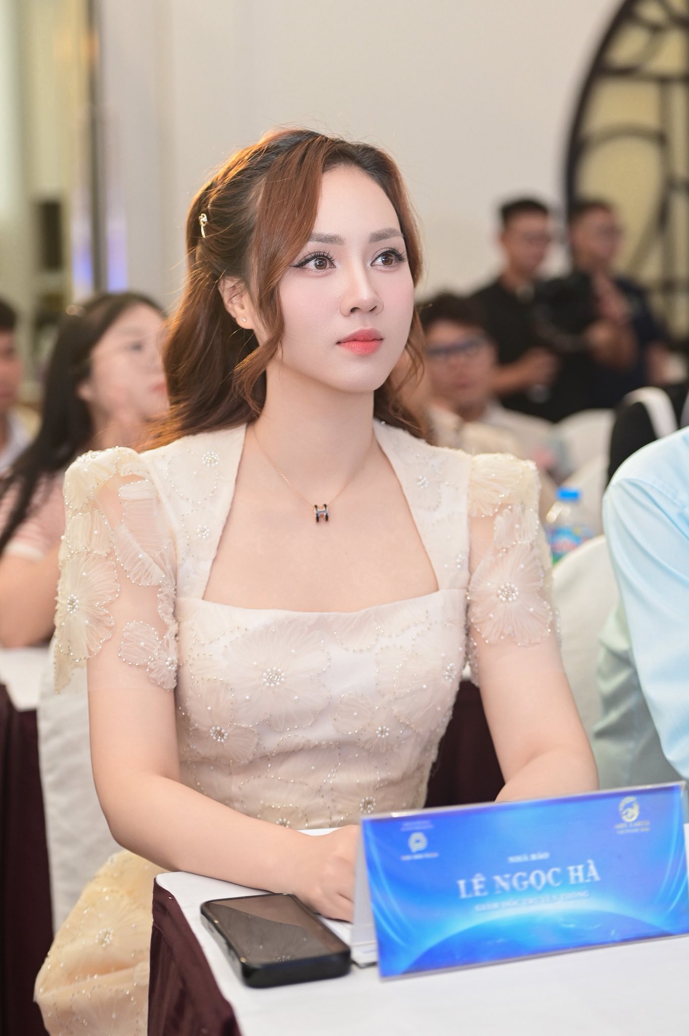   Ngọc Hà lên tiếng cảnh báo về các hình thức lừa đảo trực tuyến ngày càng tinh vi trên mạng xã hội hiện nay. Ảnh: FBNV  