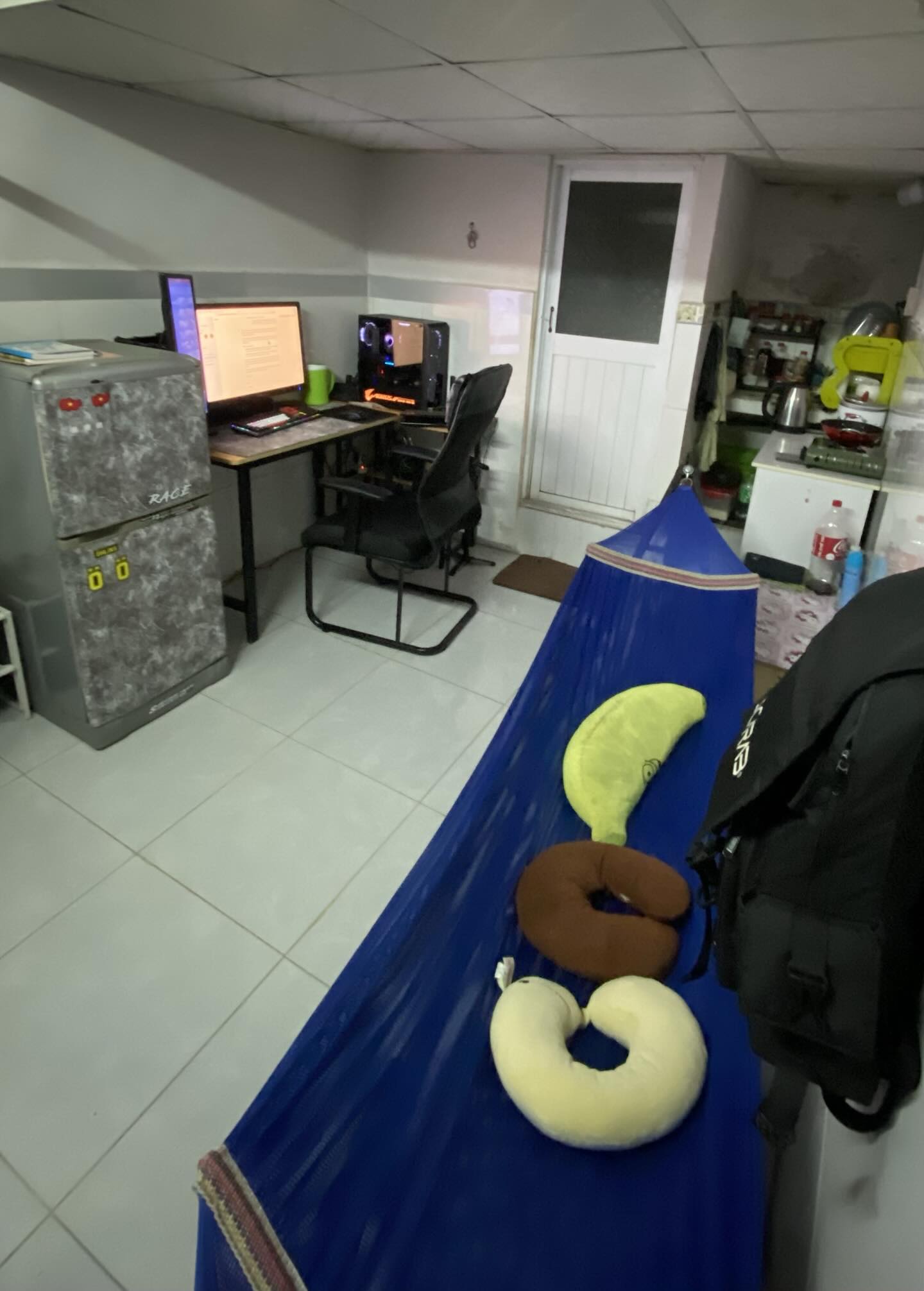 Một netizen hào hứng khoe căn trọ khép kín với không gian sinh hoạt bé bé xinh xinh, nhưng