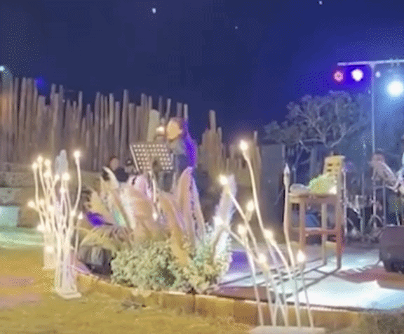   Khoảnh khắc Hòa Minzy từng nhận chú ý vì nhại lại giọng hát chênh phô của Chi Pu trong ca khúc Anh Ơi Ở Lại  