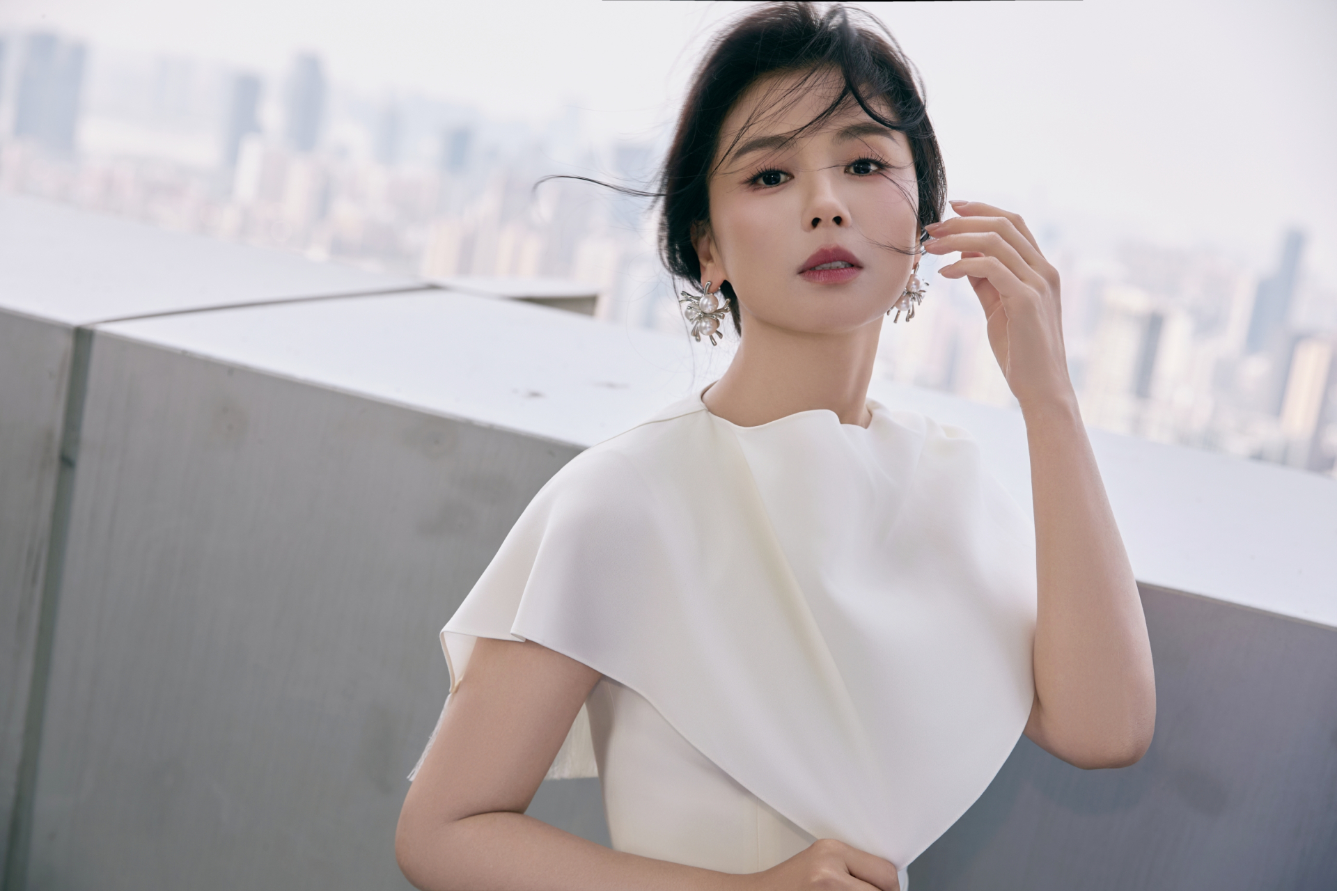 Lưu Đào luôn sống kín đáo, chuẩn mực, phong cách thời trang cũng thanh lịch
