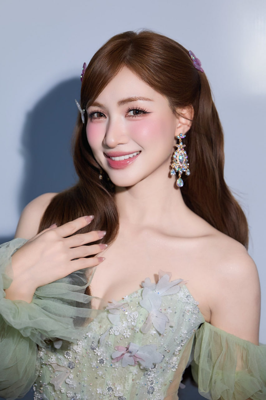Hòa Minzy là gương mặt nổi bật hàng đầu của showbizx Việt những năm qua
