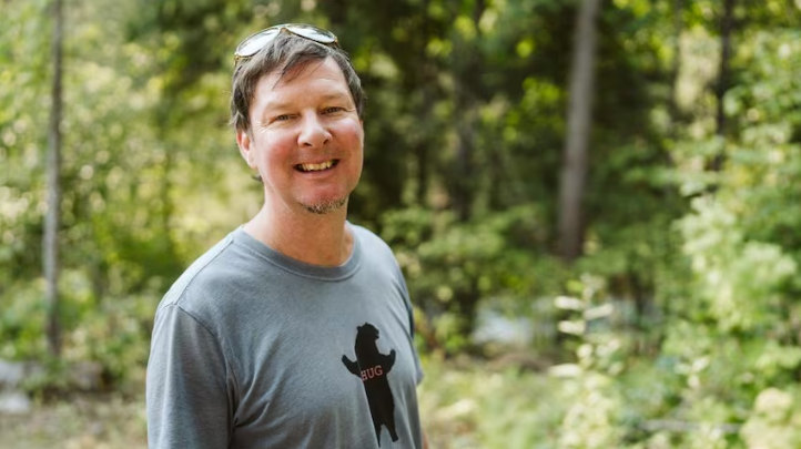 Ông Lorne Warburton