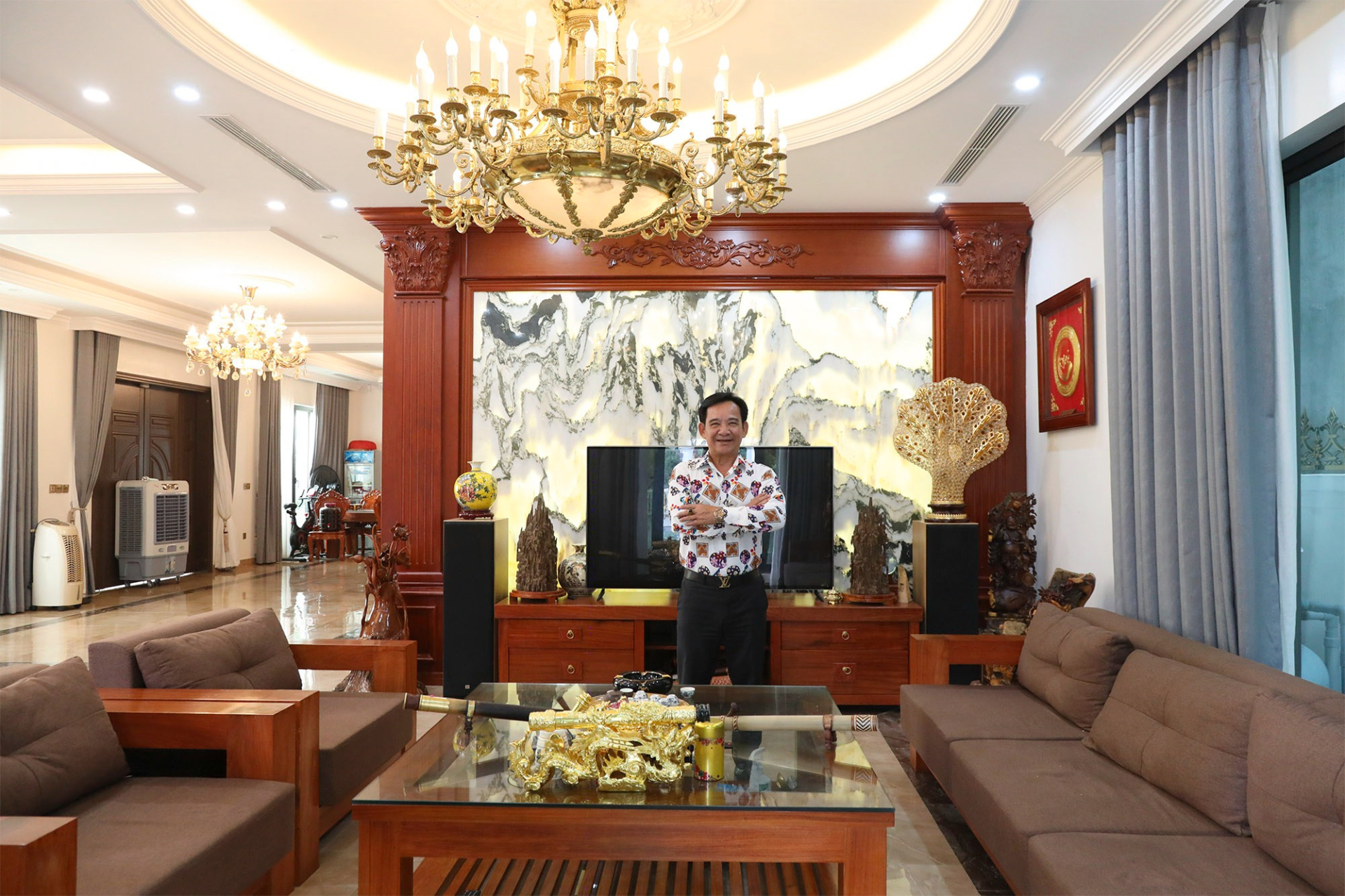 Nam NSƯT mang quân hàm Thượng tá, cưới vợ là công nhân xưởng may: U70 sống bình yên trong biệt thự 1.000m² ở Hà Nội