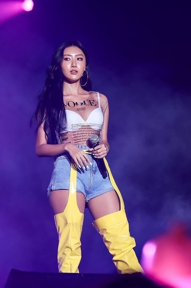 Hwasa giảm cân sốc, body nảy nở sexy đã biến mất?