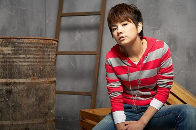 Ella từng theo đuổi phong cách vô cùng cá tính, nổi loạn với mái tóc tomboy trứ danh nhìn 1 lần là nhớ mãi.
