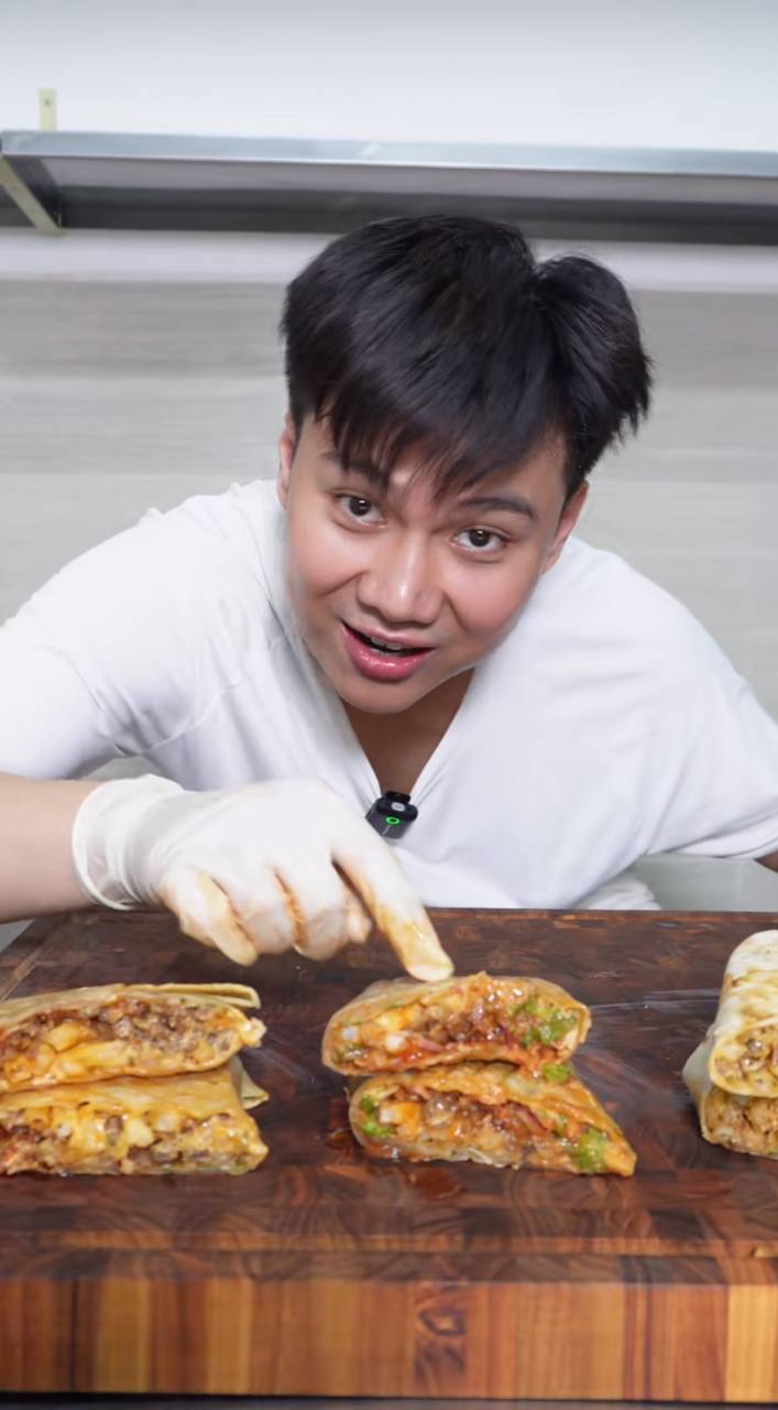 Để cho ra đời chiếc tacos Pháp, anh chàng cho biết tốn rất nhiều nguyên liệu và thời gian vào quy trình chế biến