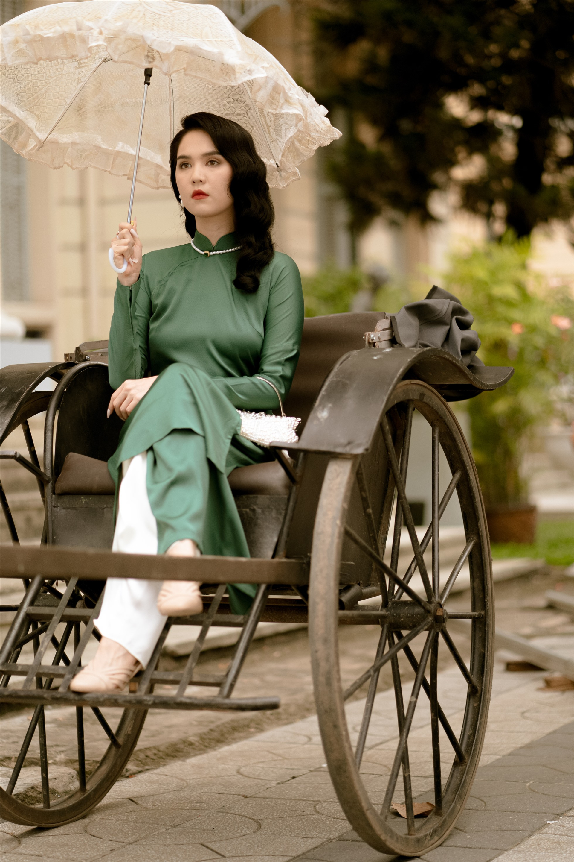 Chỉ khi Ngọc Trinh tham gia diễn xuất trong Chị Chị Em Em 2, cô nàng mới nhận được nhiều sự chú ý