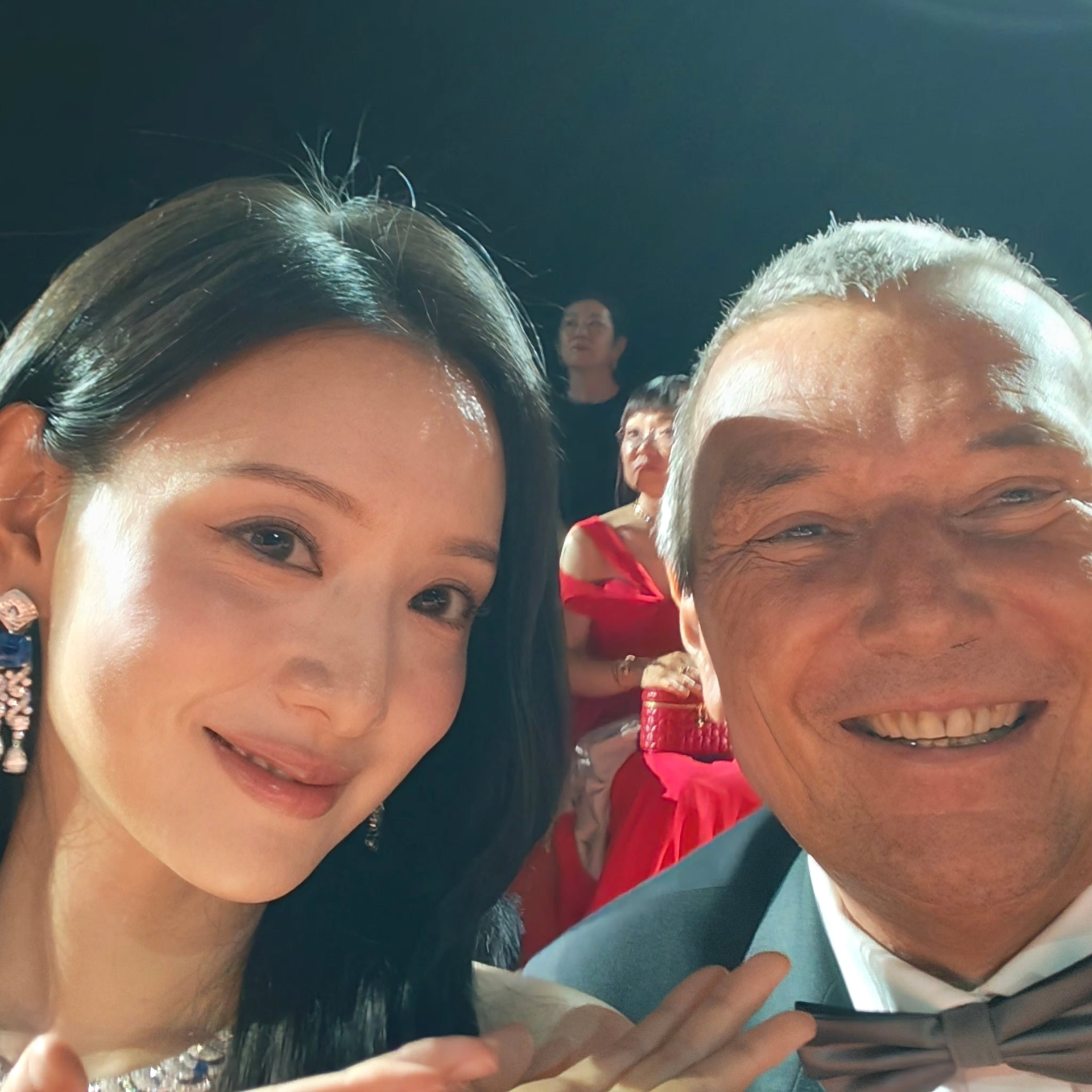 Da thật của Kim Ji Won chưa bao giờ được soi cận đến vậy.