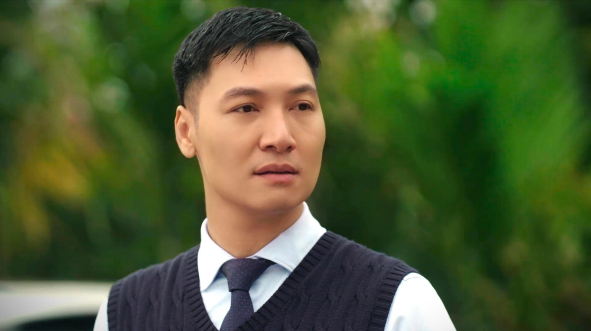 Khán giả đặt câu hỏi: Thương không có tình cảm với Lâm, tại sao lại thoải mái nhận sự giúp đỡ của anh hết lần này tới lần khác