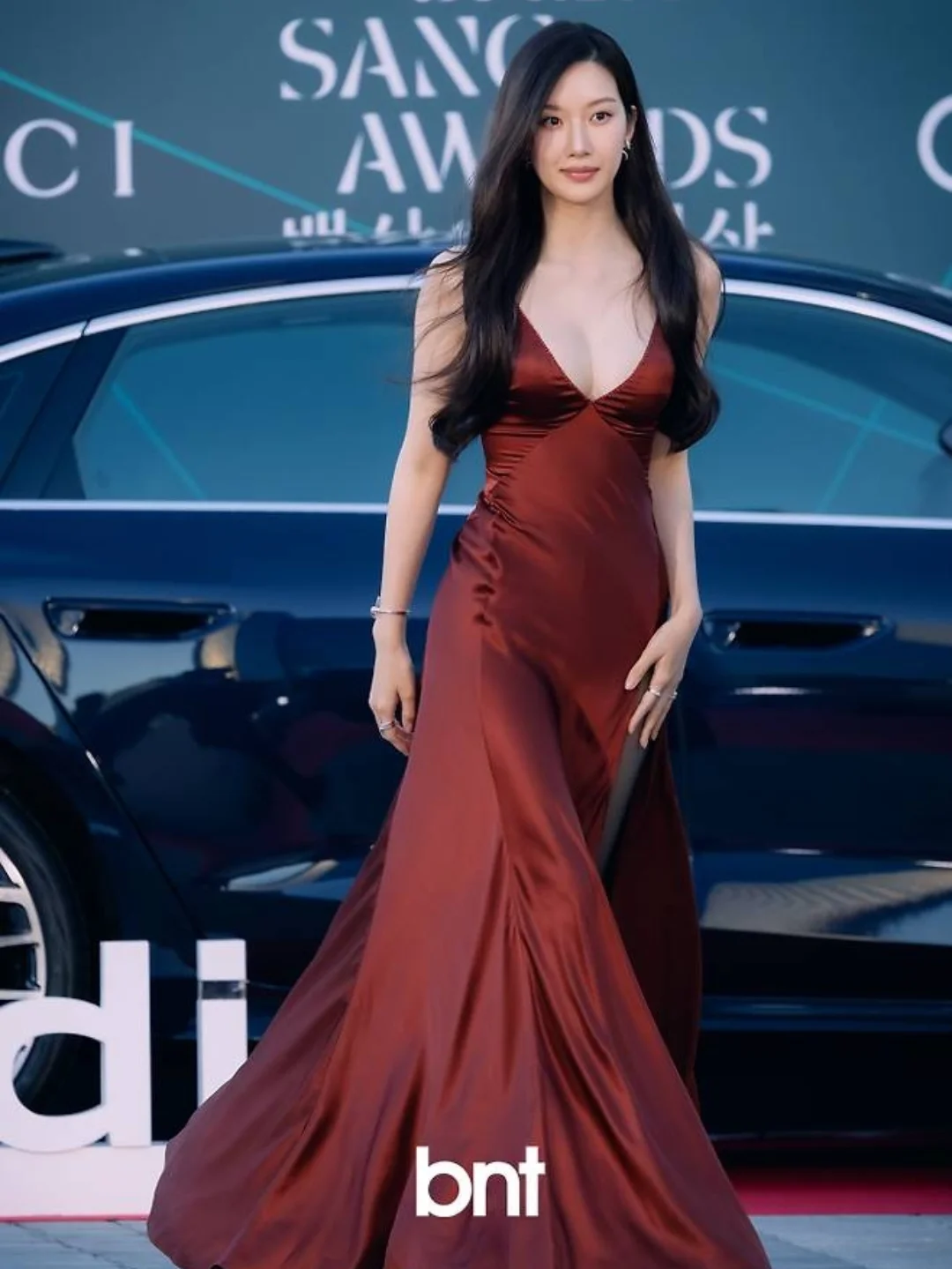 Moon Ga Young bị nghi phải nhờ tới thẩm mỹ để ngày càng đẹp
