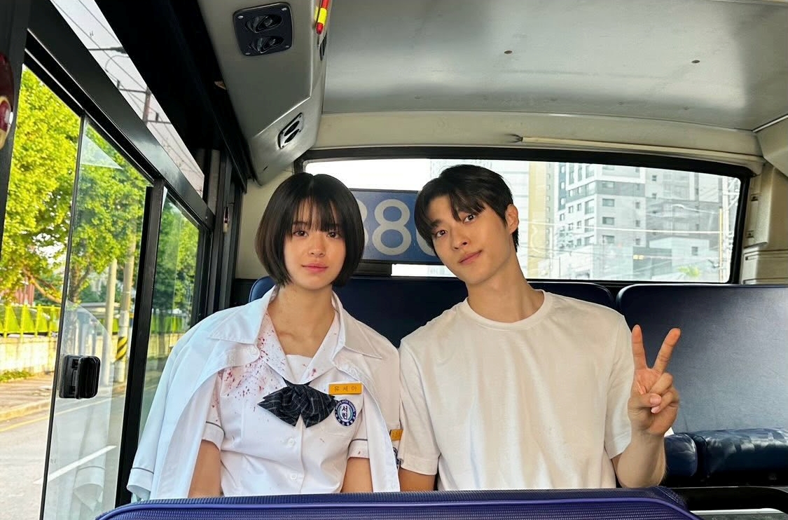 Cặp đôi phim giả tình thật ngầm công khai khiến ai cũng sốc: Nhà gái đẹp như Song Hye Kyo đang viral khắp toàn cầu