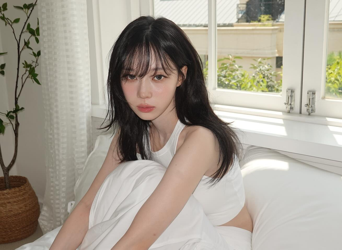 Winter (aespa) là nữ idol sở hữu lượng fan đông đảo nhờ giọng hát ngọt ngào cùng visual chuẩn nàng thơ