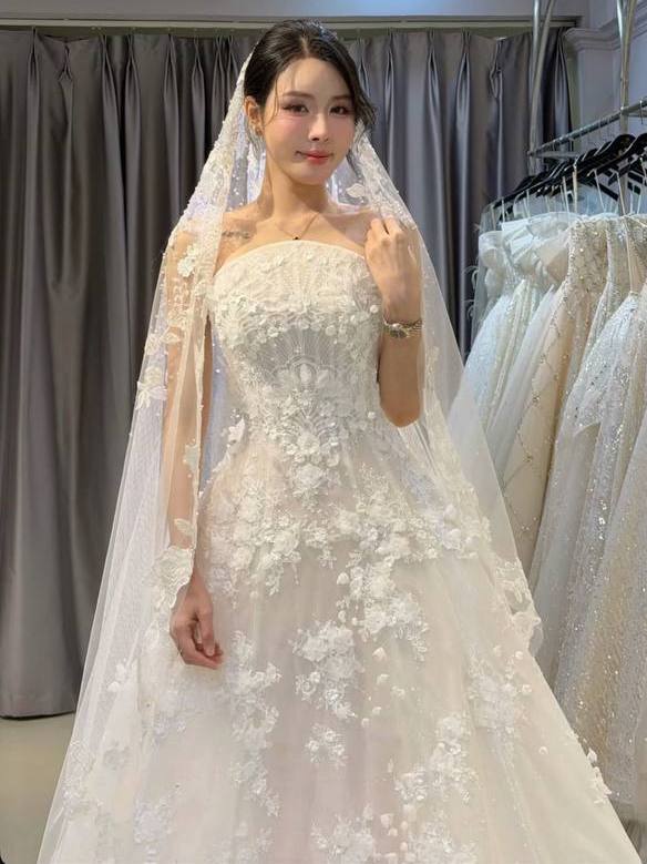 Bích Hạnh sẽ chọn kiểu tóc nào trong đám cưới chính thức sắp tới đây?