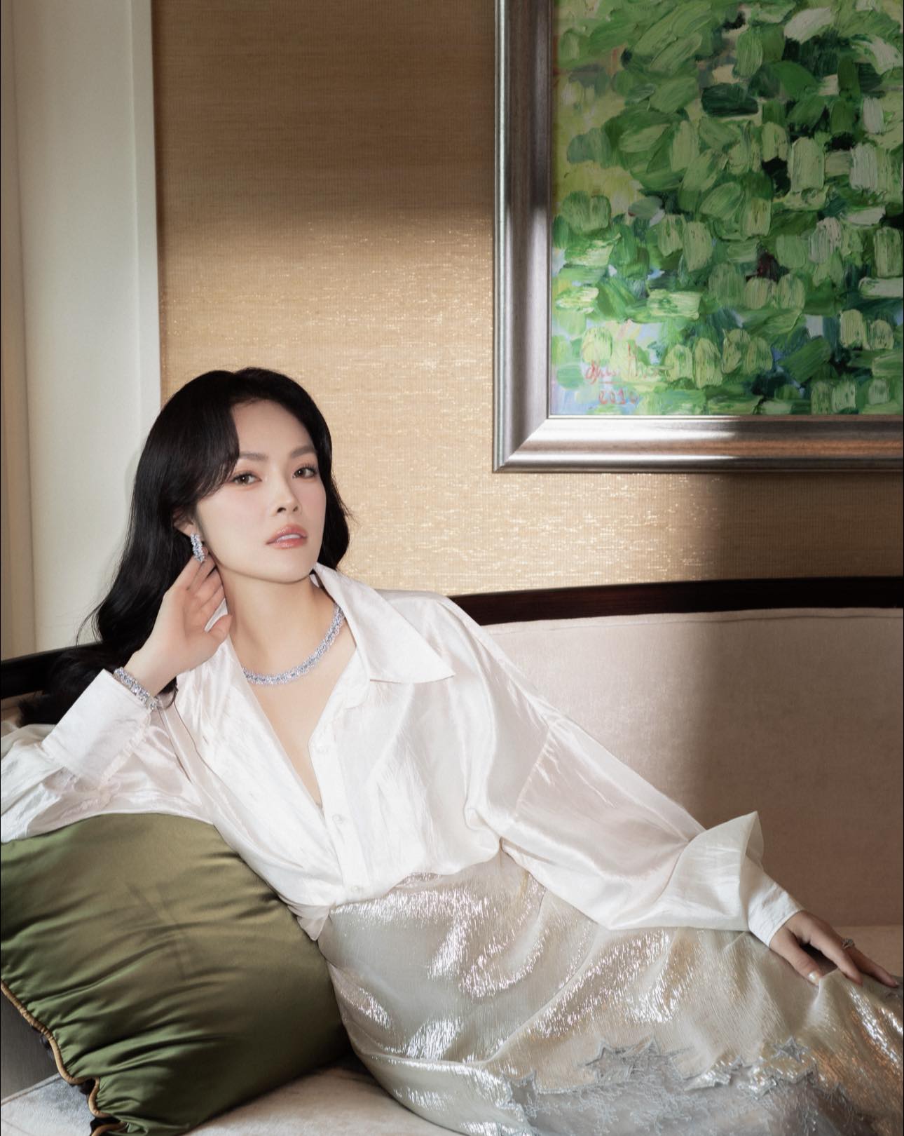 Nữ diễn viên sở hữu gương mặt nhỏ nhắn, đường nét hài hòa cùng làn da căng mịn. (Nguồn: Facebook)
