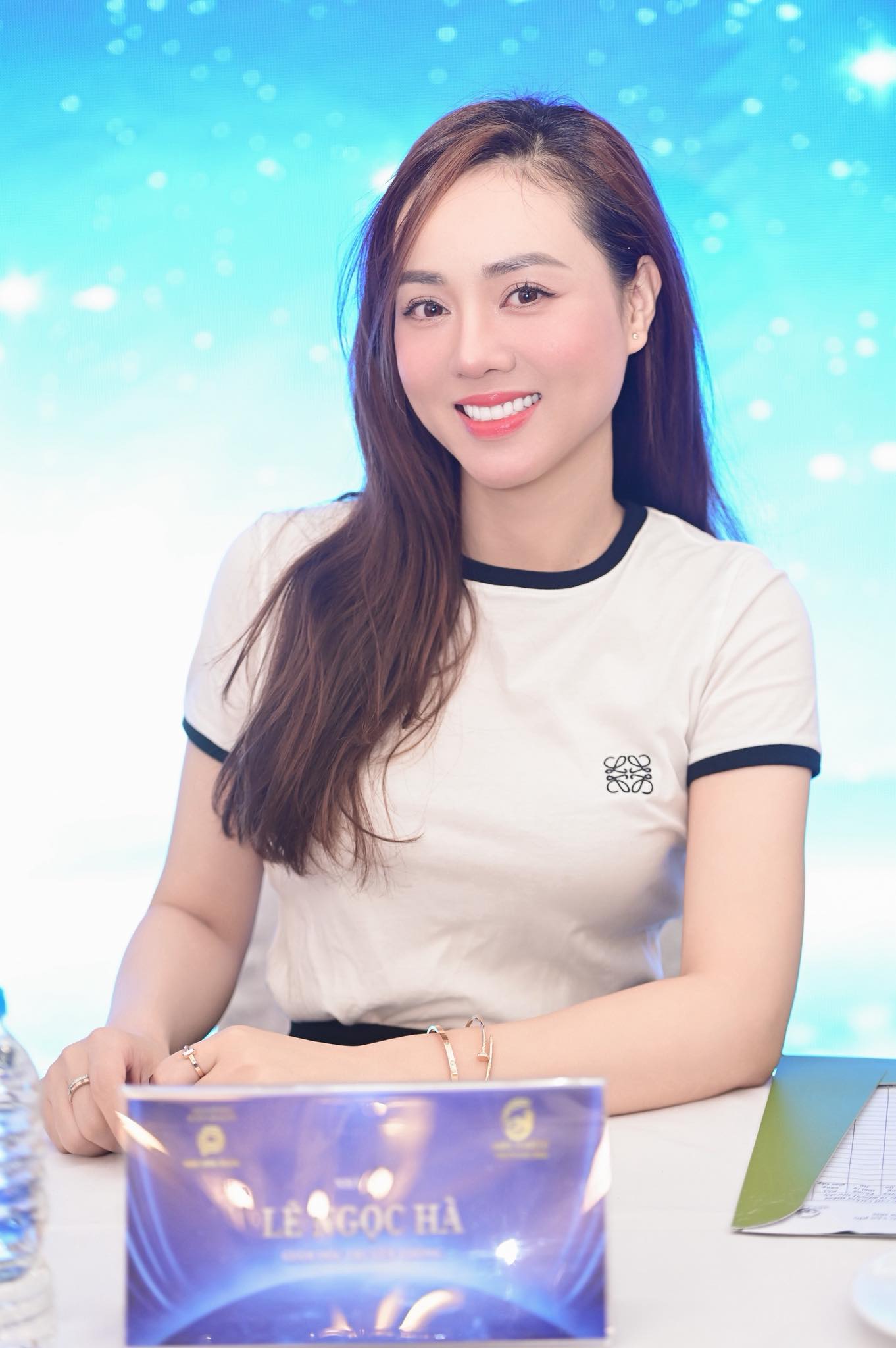   Bà xã Công Lý chuyển sang công việc làm tiếp thị liên kết được vài tháng. Ảnh: FBNV  