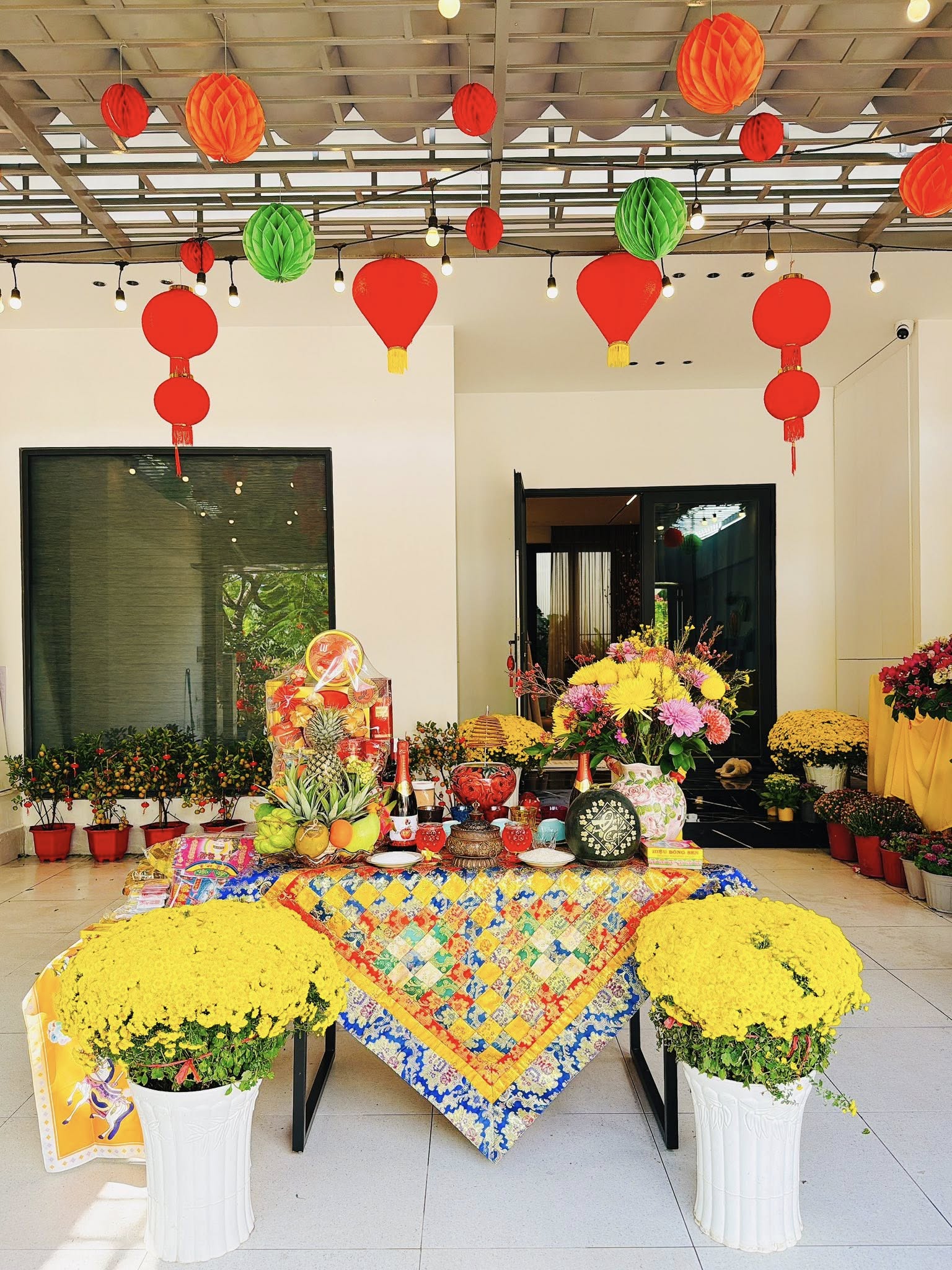 Mỹ nhân showbiz cưới quản lý hơn 17 tuổi: Tâm đầu ý hợp, được chồng cưng chiều, sống chill trong cơ ngơi hạng sang