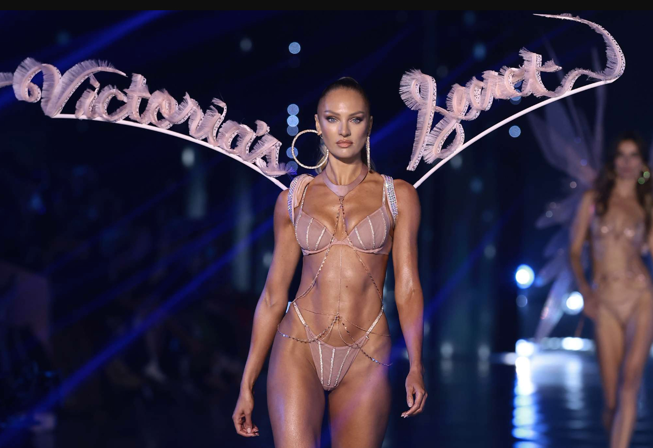 Tại Victoria’s Secret Fashion Show 2024 ở New York, Candice xuất hiện như một biểu tượng thật sự. Mái tóc vàng đặc trưng, body săn chắc cùng thần thái như không thay đổi sau gần 20 năm làm nghề khiến nhiều fan thích thú. Nhiều khán giả còn nhận xét rằng chỉ cần Candice bước ra sân khấu là đã lập tức mang lại cảm giác “Victoria’s Secret thật sự đã quay trở lại”.