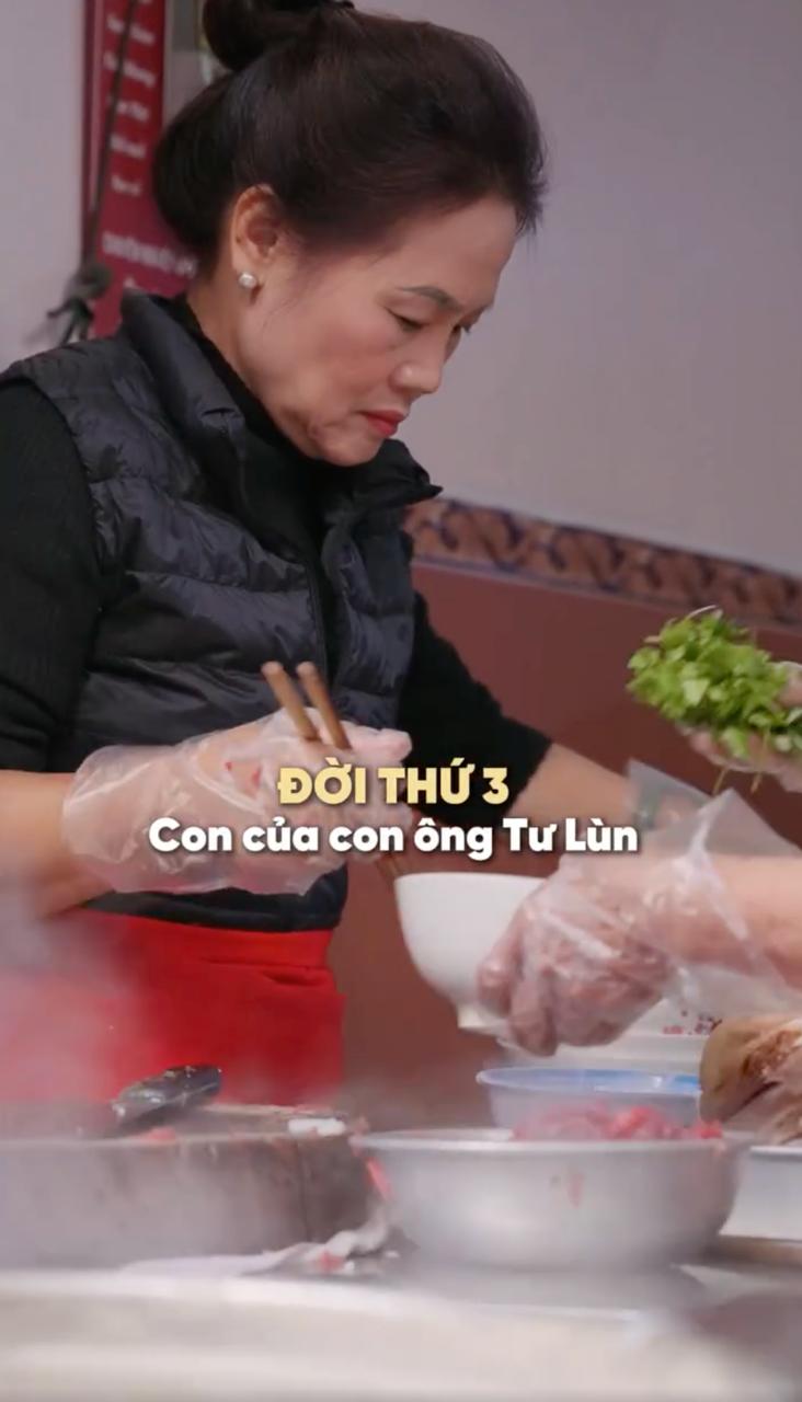 Phở Tư Lùn ở số 23C Hai Bà Trưng là quán phở quen của nghệ sĩ Chí Trung