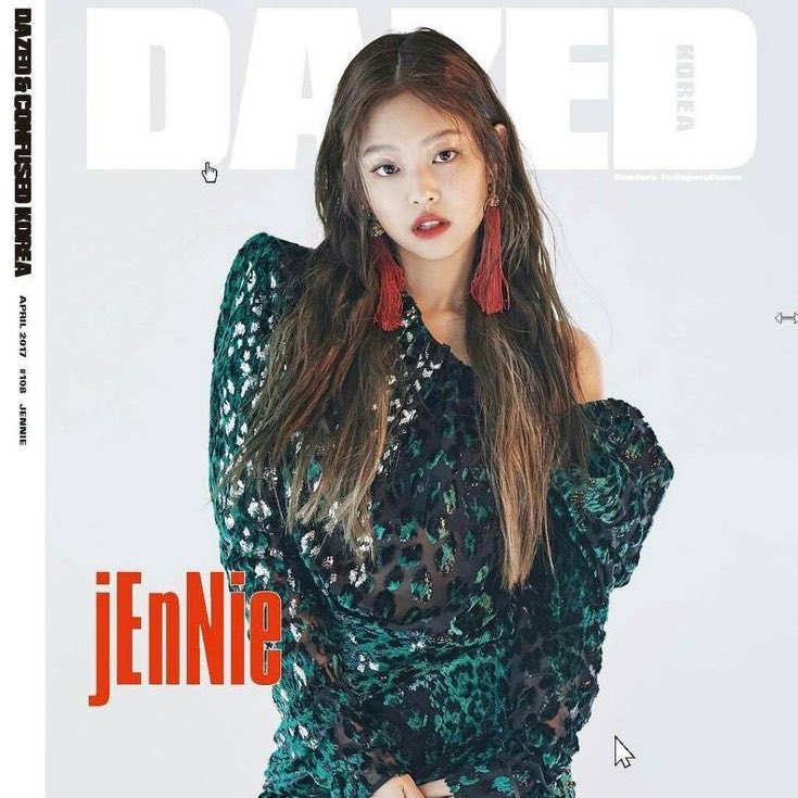 Jennie gây bão với tạo hình bán nude trên bìa tạp chí