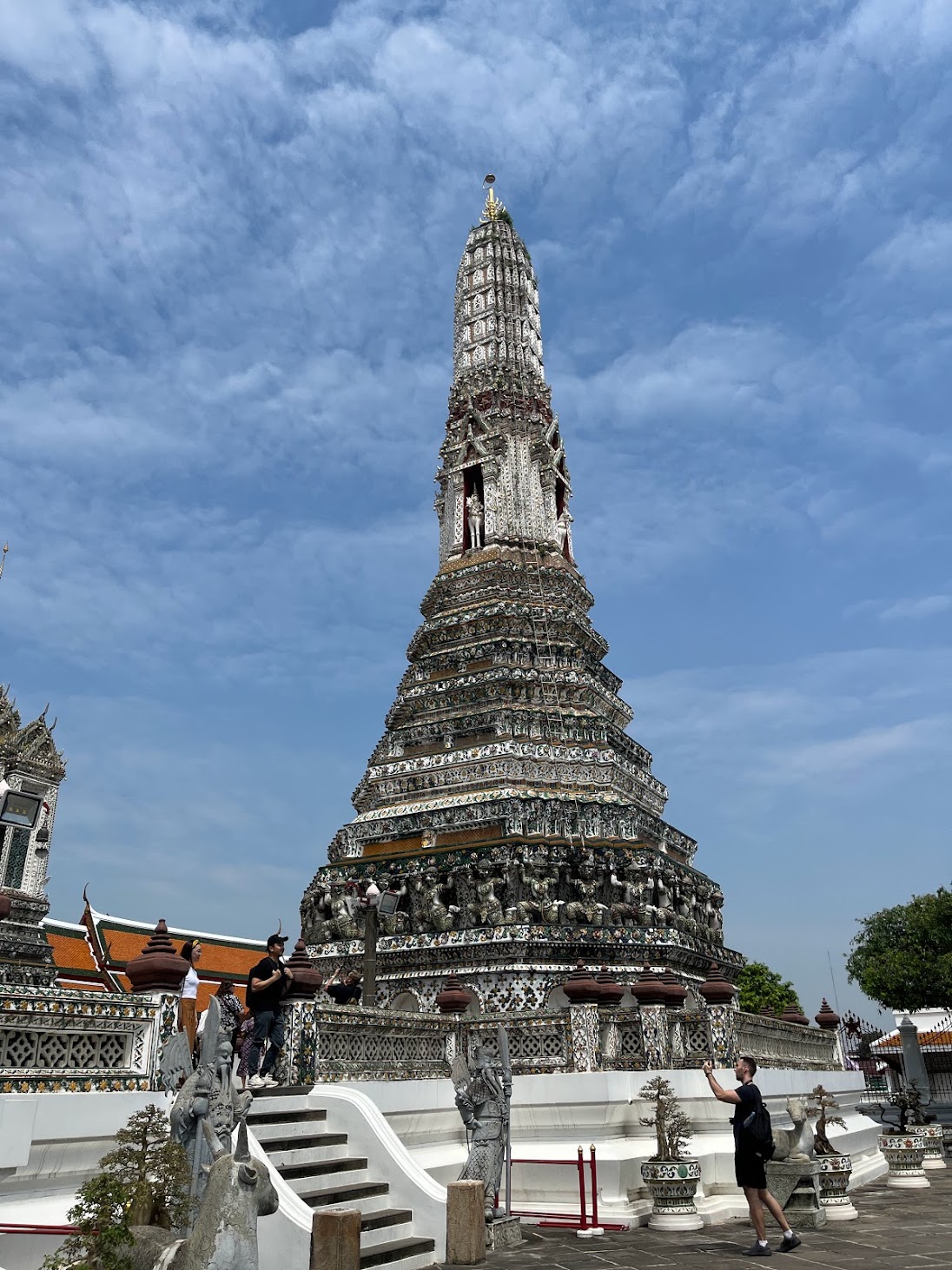 Ngoài việc siết thời hạn miễn visa, Thái Lan cũng chuẩn bị tăng mạnh phí dịch vụ hành khách quốc tế từ ngày 20/6/2026.