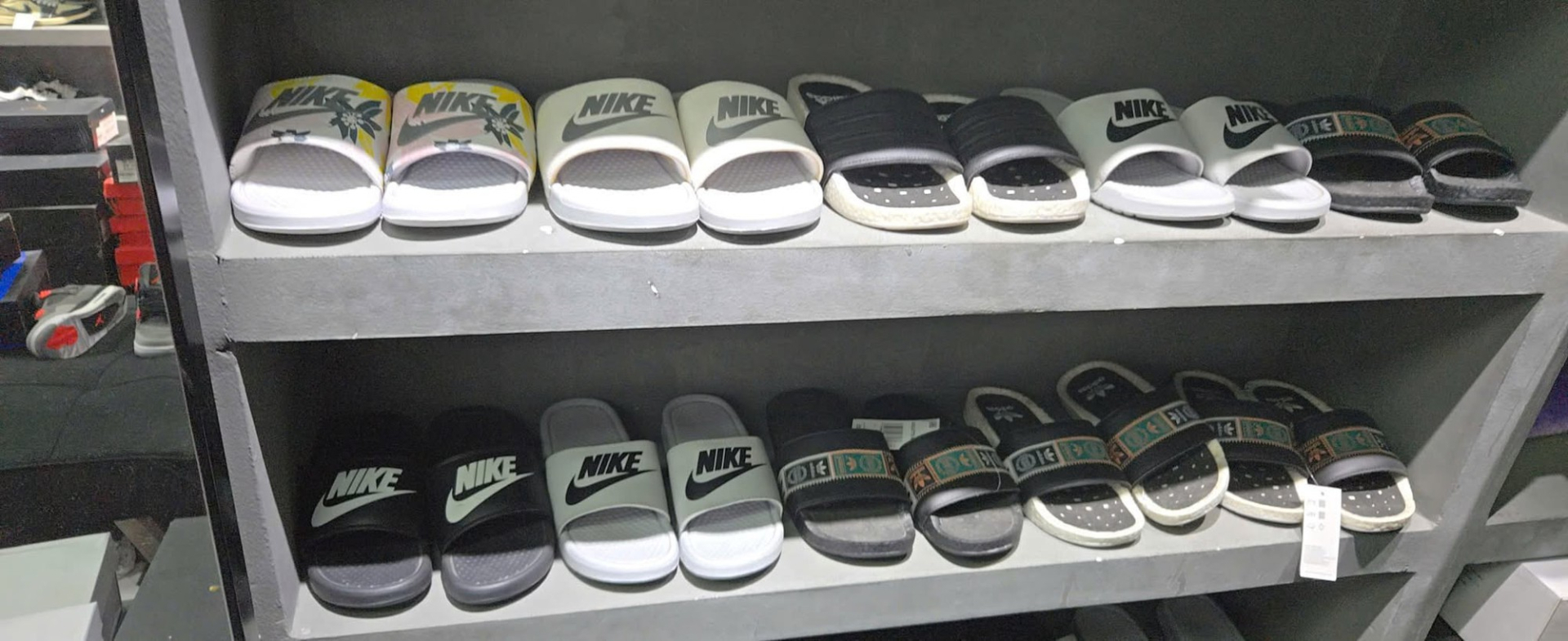 Chuỗi K.W Sneaker vừa bị khởi tố: Cộng đồng chơi giày bức xúc đã lâu vì màn bán fake giả danh outlet, adidas hay Nike mà mua 1 tặng 1 như mớ rau