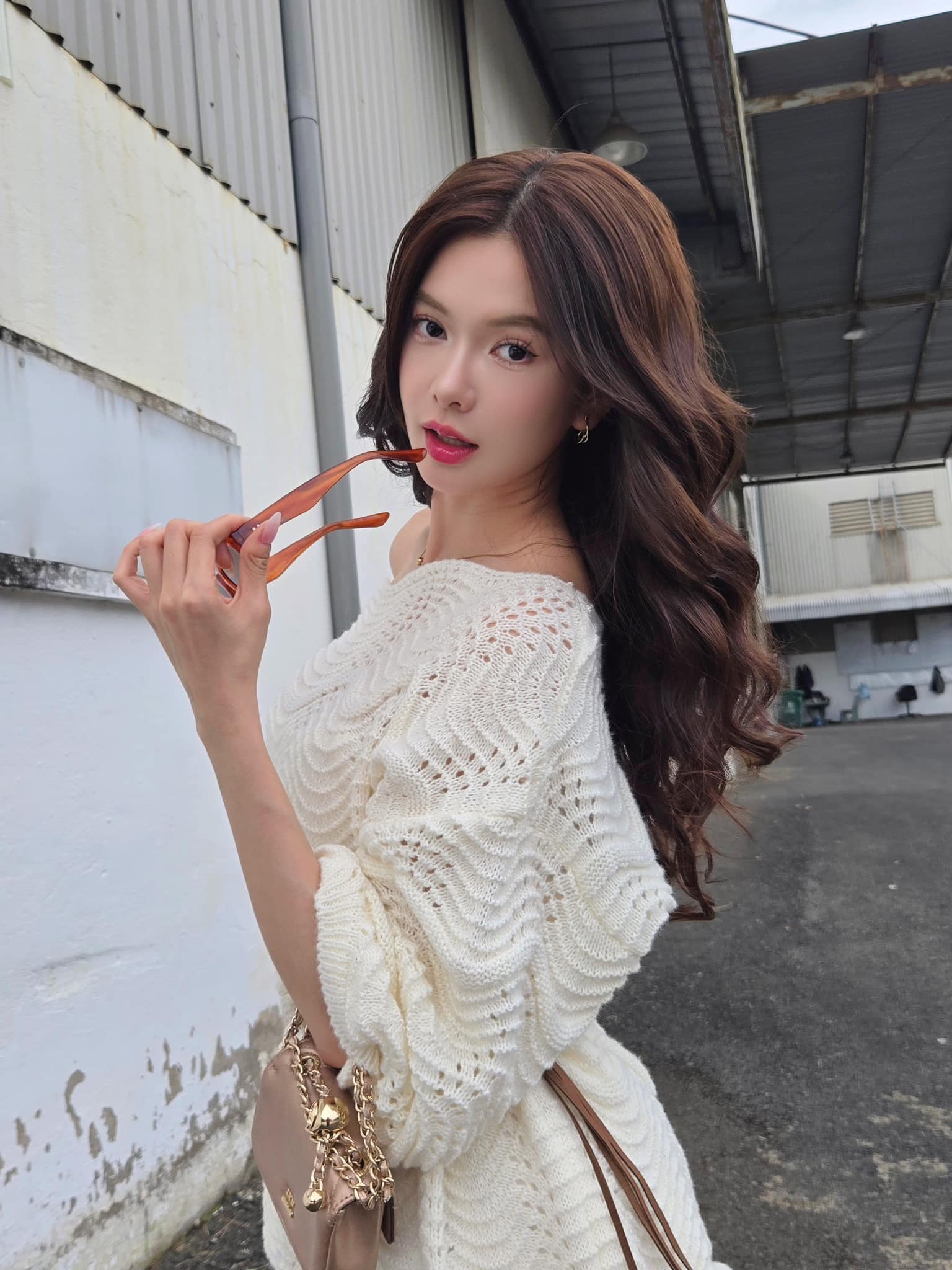 Một số hình ảnh ngoài đời xinh đẹp nổi bật của Yên Đan trên MXH với nhiều phong cách khác nhau
