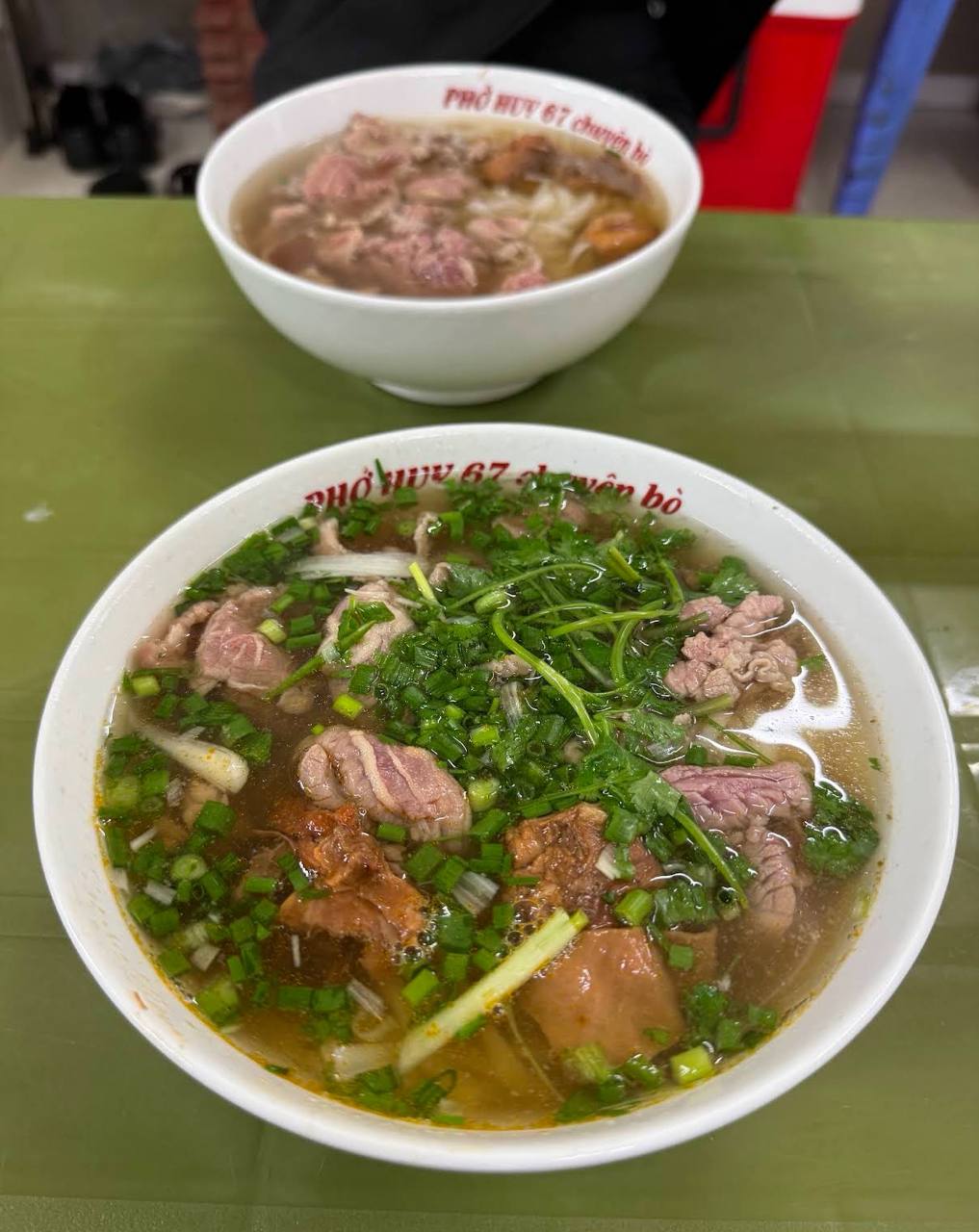 Quán phở lõi rùa khiến vợ chồng Trấn Thành quất sạch hai bát, u mê