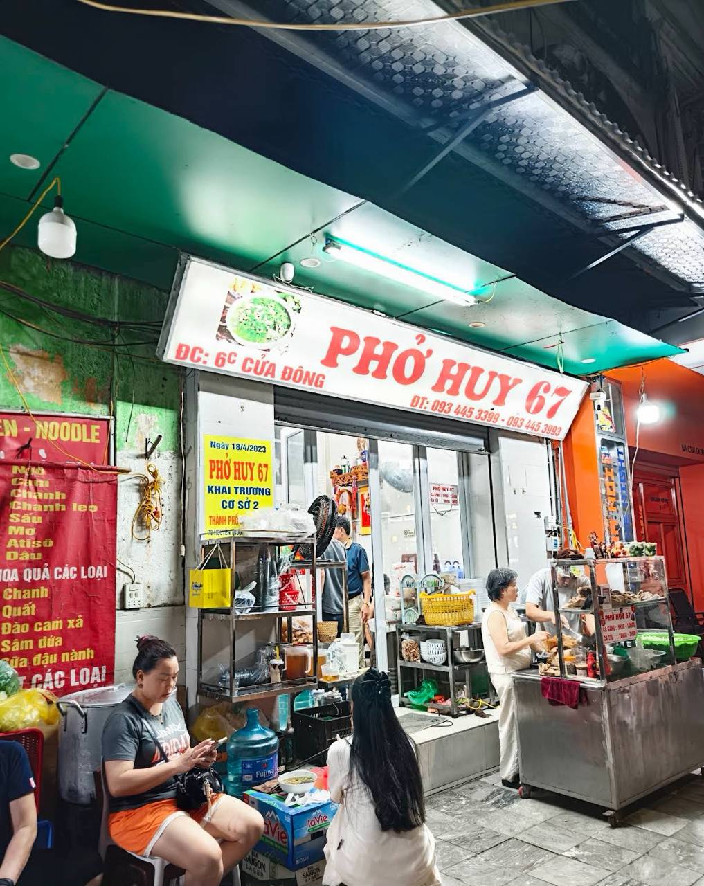 Phở Huy 67 nằm ở 6C Cửa Đông, Hà Nội