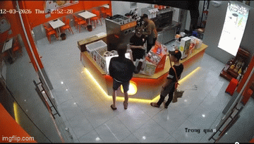 Nam thanh niên túm tóc đánh nữ nhân viên quán trà sữa Bingxue vì