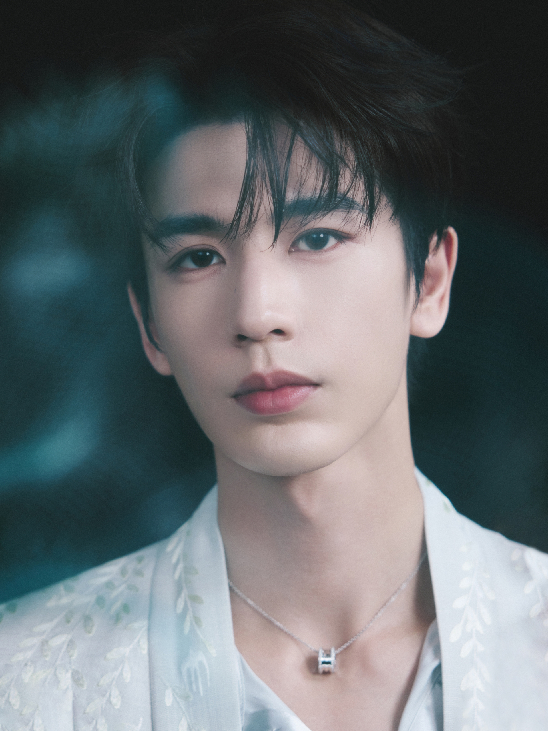 Trương Lăng Hách lại một lần nữa bị chê cười vì danh tiếng kém cỏi nhưng thích phông bạt.