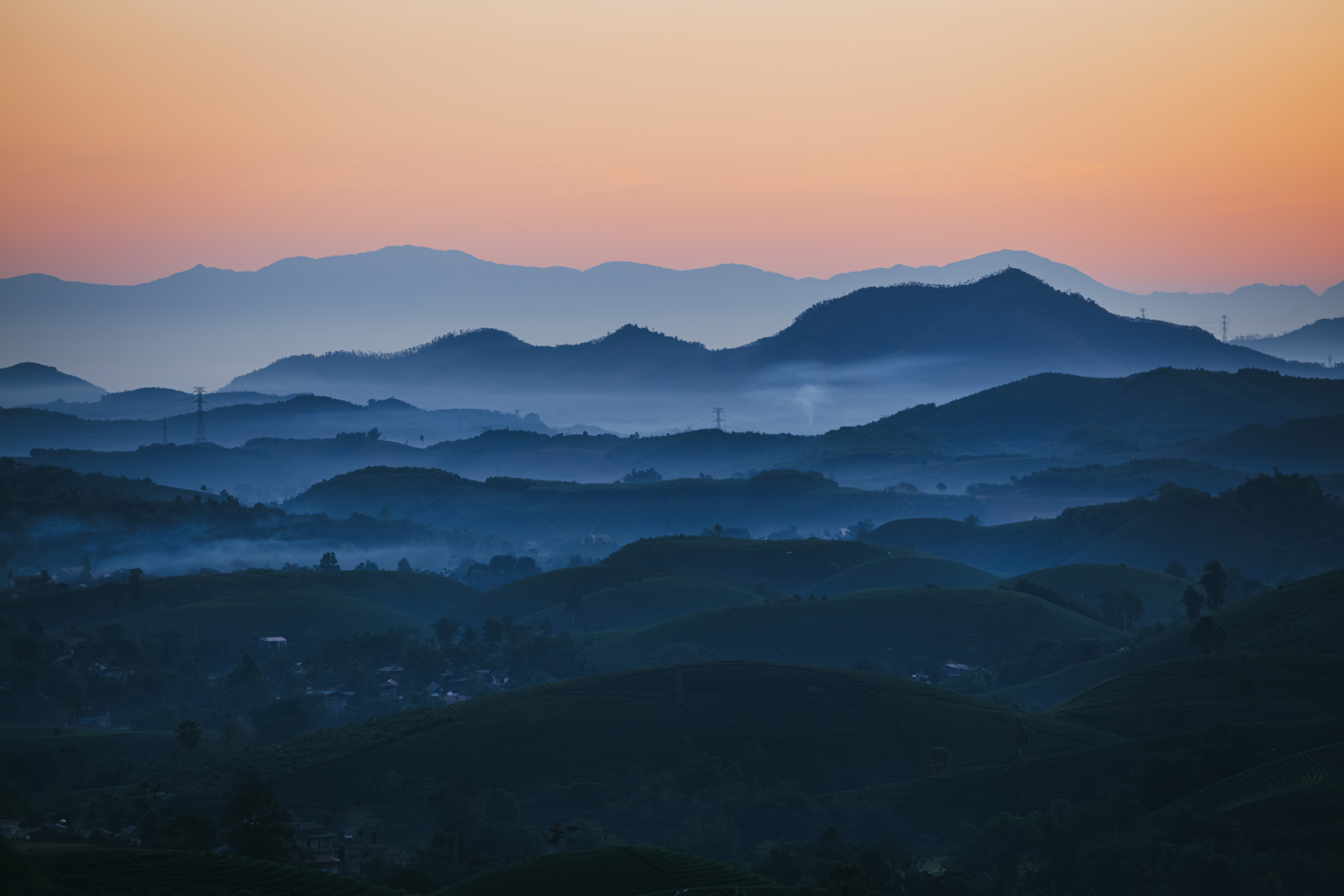 Di chuyển đến đồi chè Long Cốc thuận tiện hơn nhiều so với các điểm săn Milky Way ở vùng núi Tây Bắc. Ảnh: Bùi Chuyên