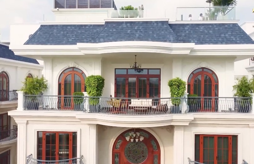 Cặp đôi showbiz ở biệt thự 300 tỷ: View đắc địa nhìn thẳng sông, có hồ bơi riêng, góc nào cũng đẹp như resort