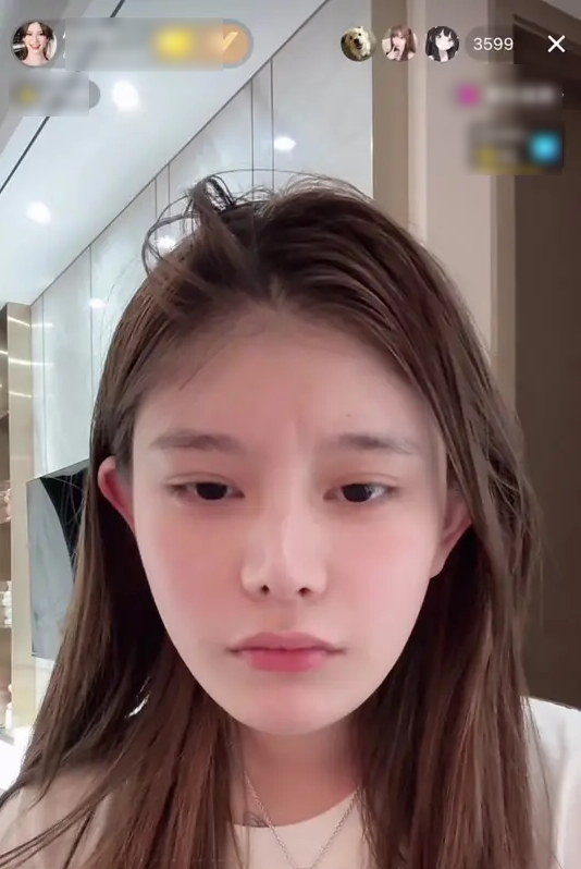  Yan Yan Jiang livestream lên tiếng.