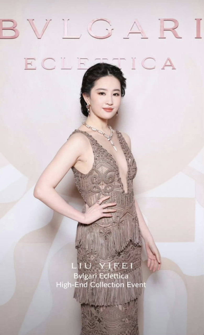 Tại sự kiện của BVLGARI hồi tháng 3 vừa qua, Lưu Diệc Phi cũng xuất hiện với vóc dáng mảnh mai, thanh thoát hơn hẳn. (Ảnh: Instagram)