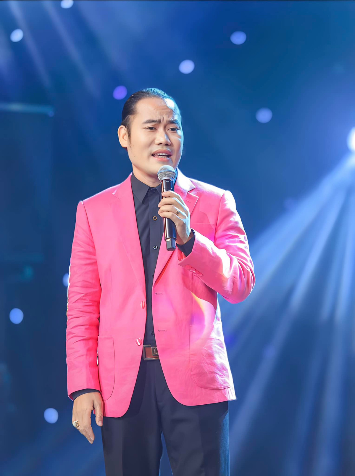 Vượng Râu còn là