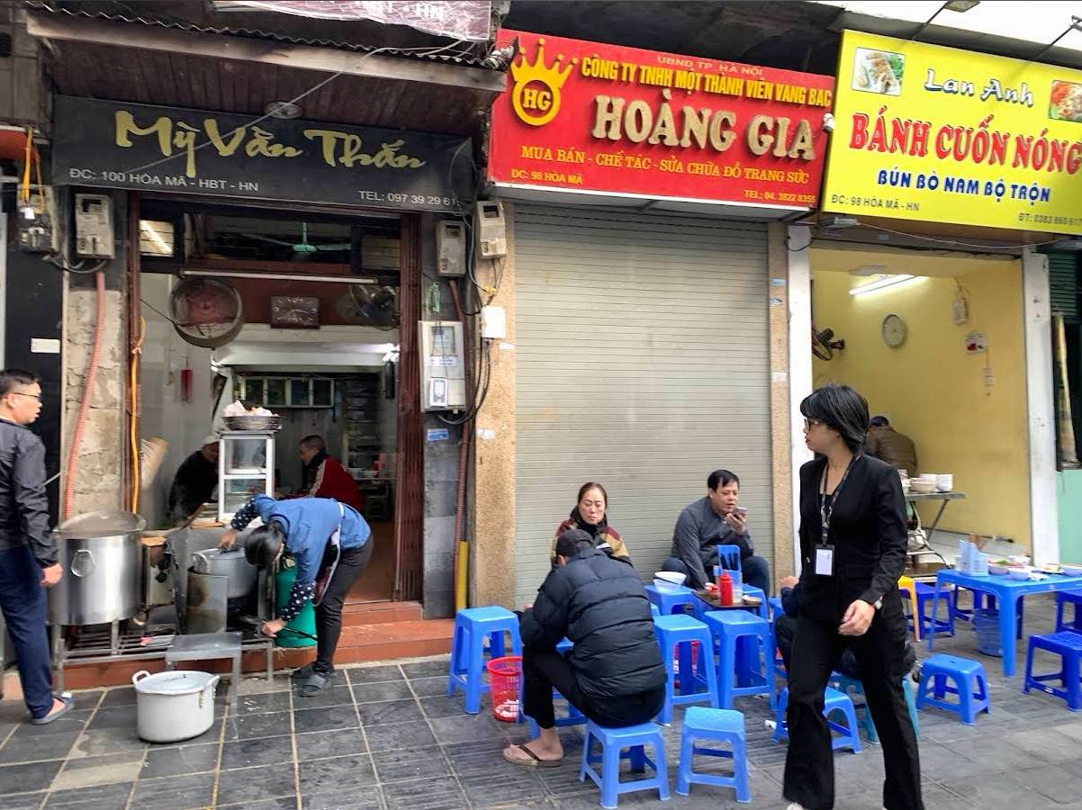 Hàng mì vằn thắn “chảnh” hơn 40 năm được NSƯT Chí Trung mê mẩn: Xin thêm thịt, xá xíu thoải mái nhưng nhất quyết không cho thêm nước dùng