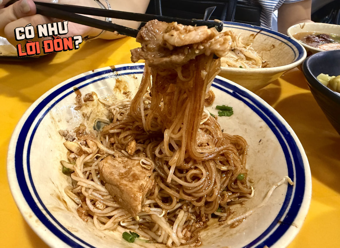 Thử bánh canh cua trộn khô tại Phú Nhuận: Không chan nước nhưng vẫn hút khách nhờ phần sốt cua đặc biệt